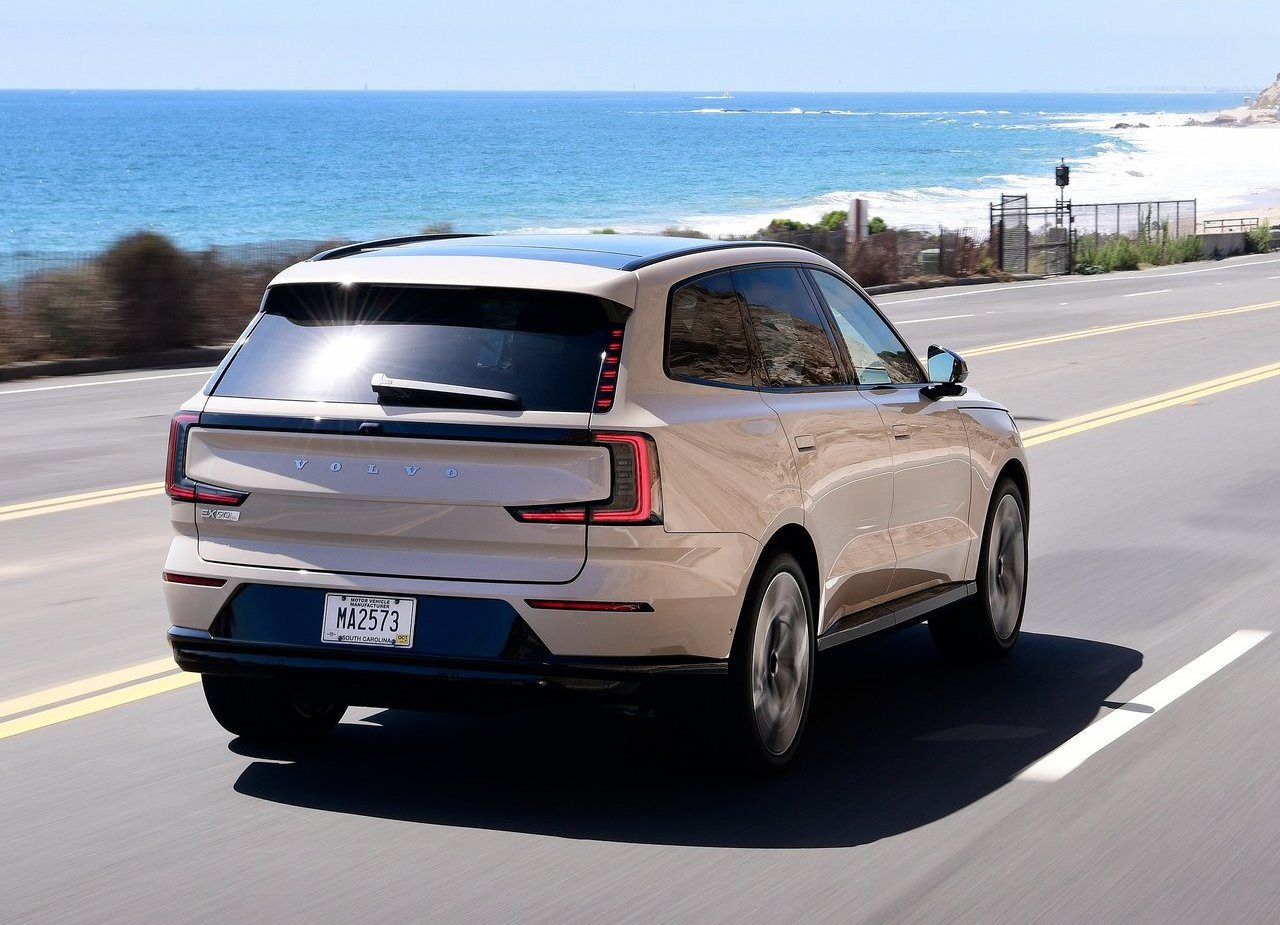 VOLVO EX90, foto 90