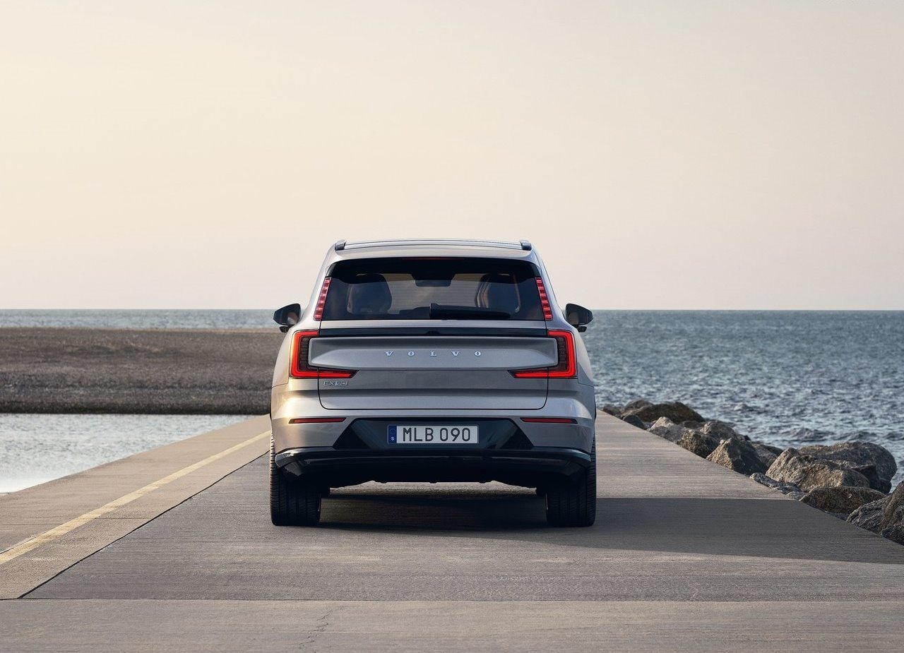 VOLVO EX90, foto 99