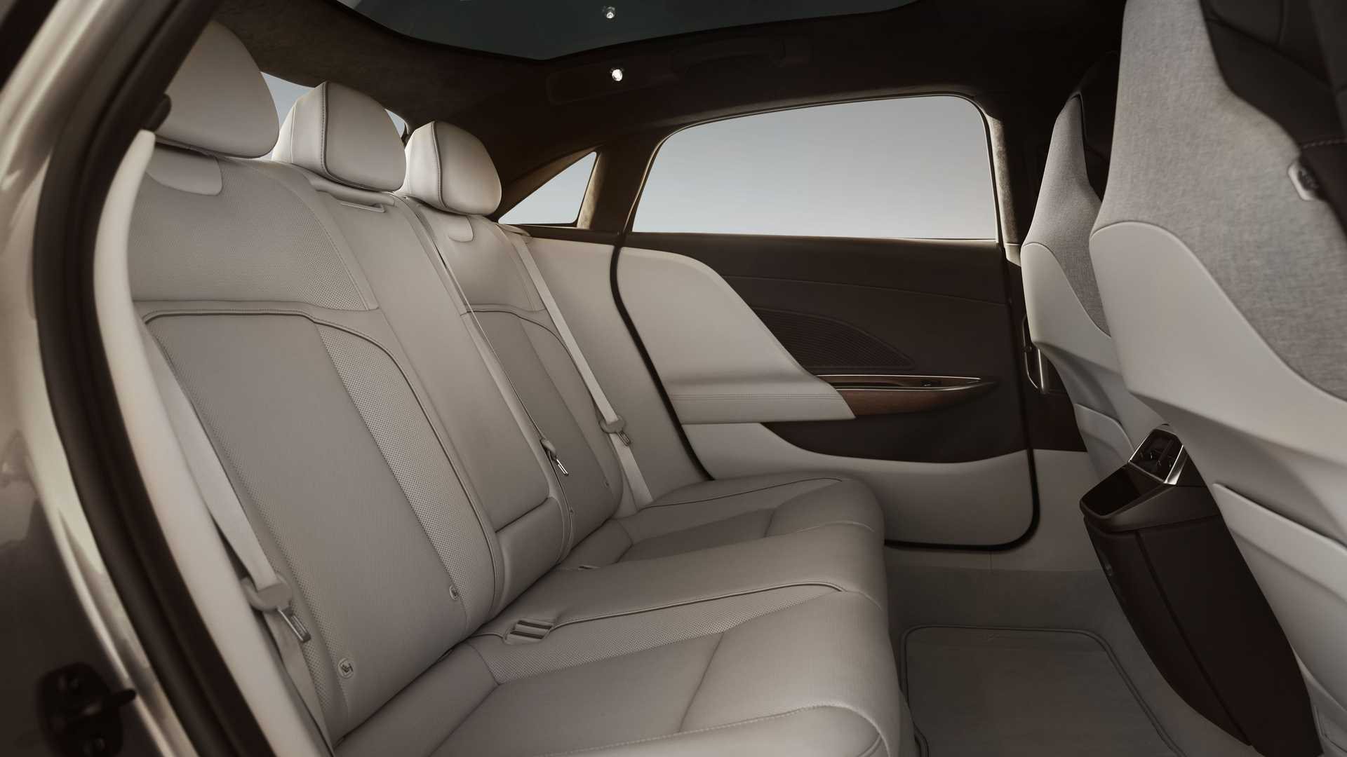 LUCID AIR TOURING, foto 29