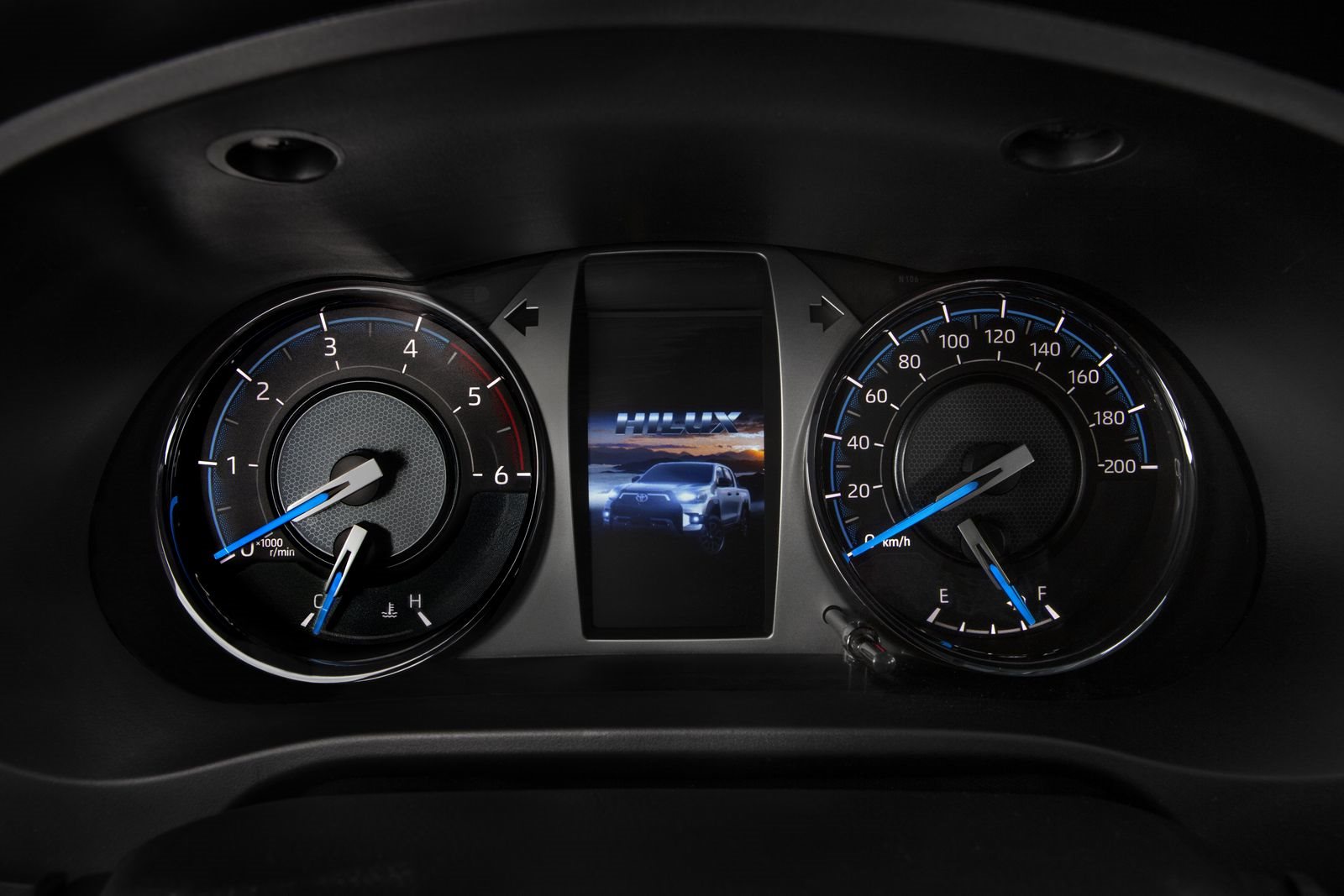 TOYOTA HILUX & SW4, foto 17