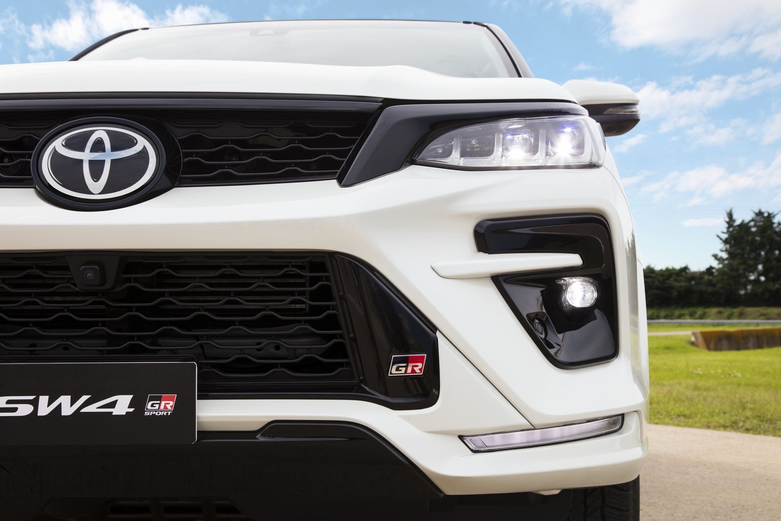 TOYOTA HILUX & SW4, foto 28