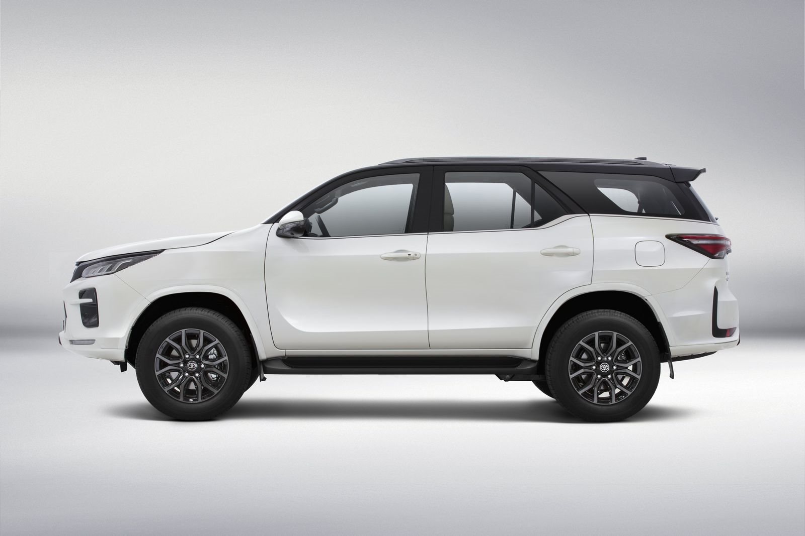 TOYOTA HILUX & SW4, foto 32