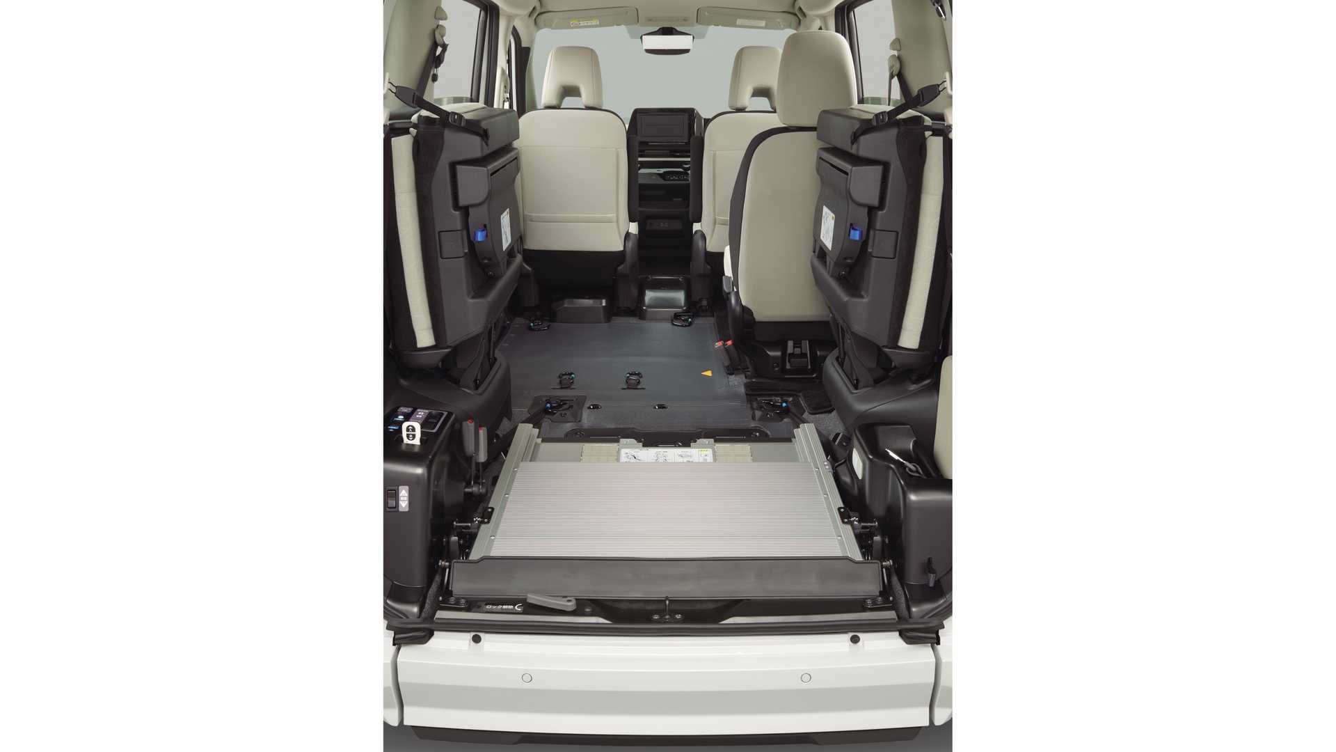 NISSAN SERENA, foto 105