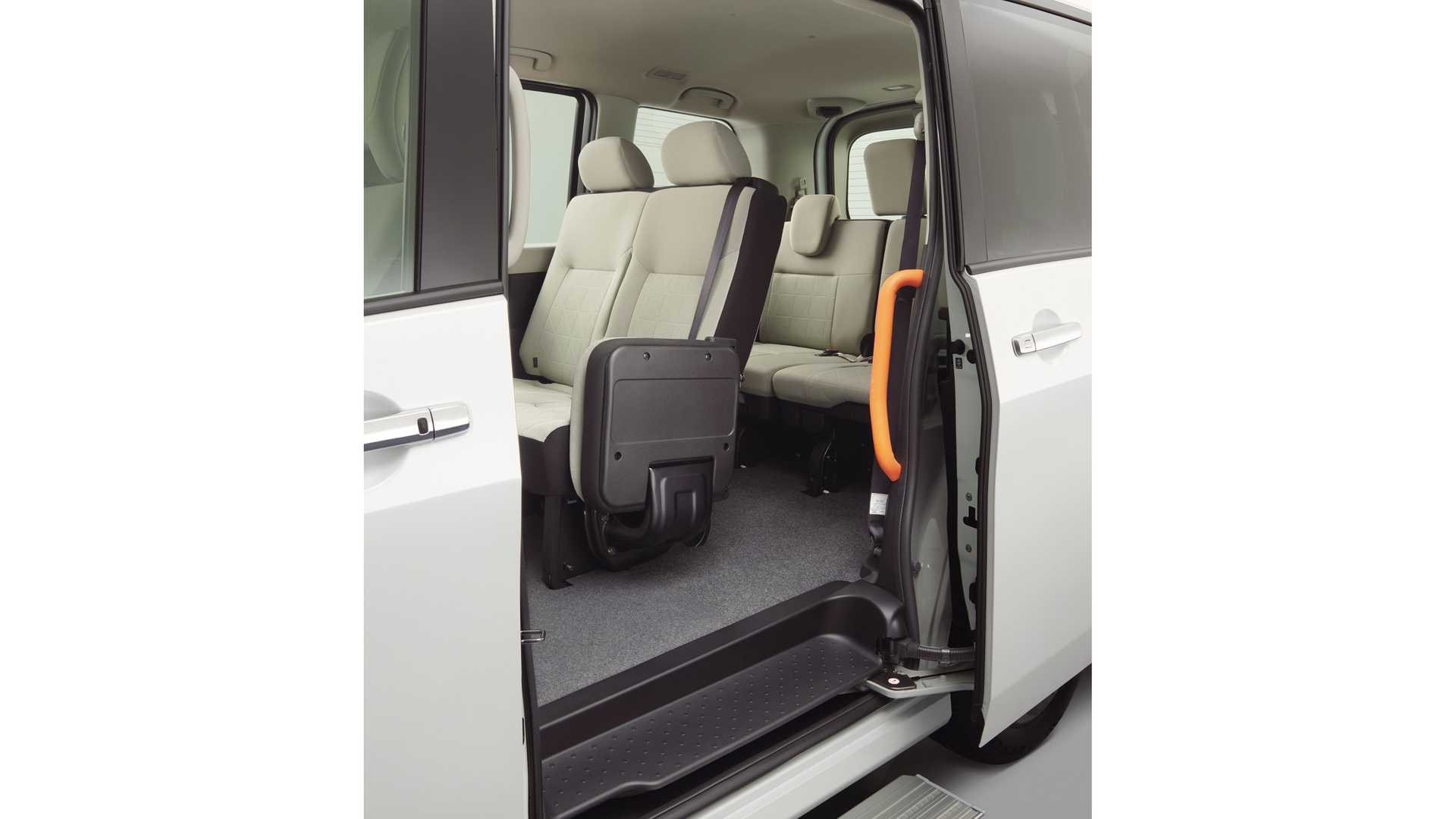 NISSAN SERENA, foto 107
