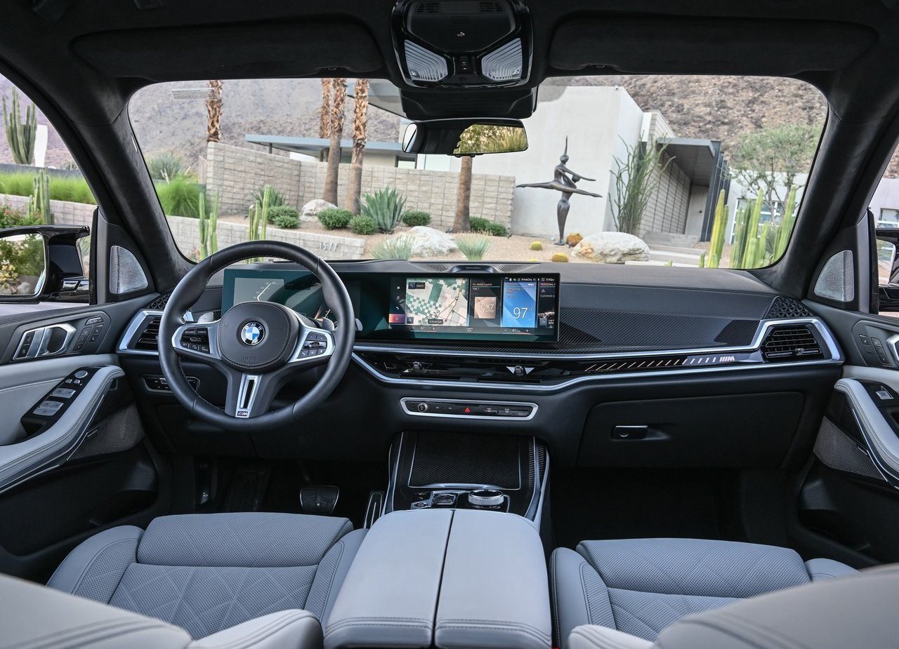 2023 - BMW X7 M60i US VERSION, foto 101