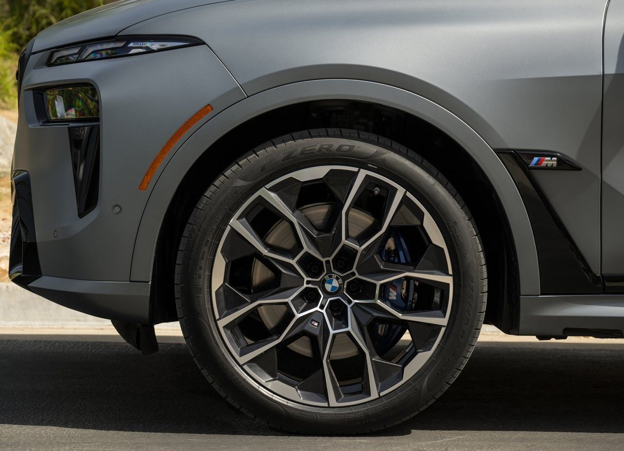 2023 - BMW X7 M60i US VERSION, foto 119