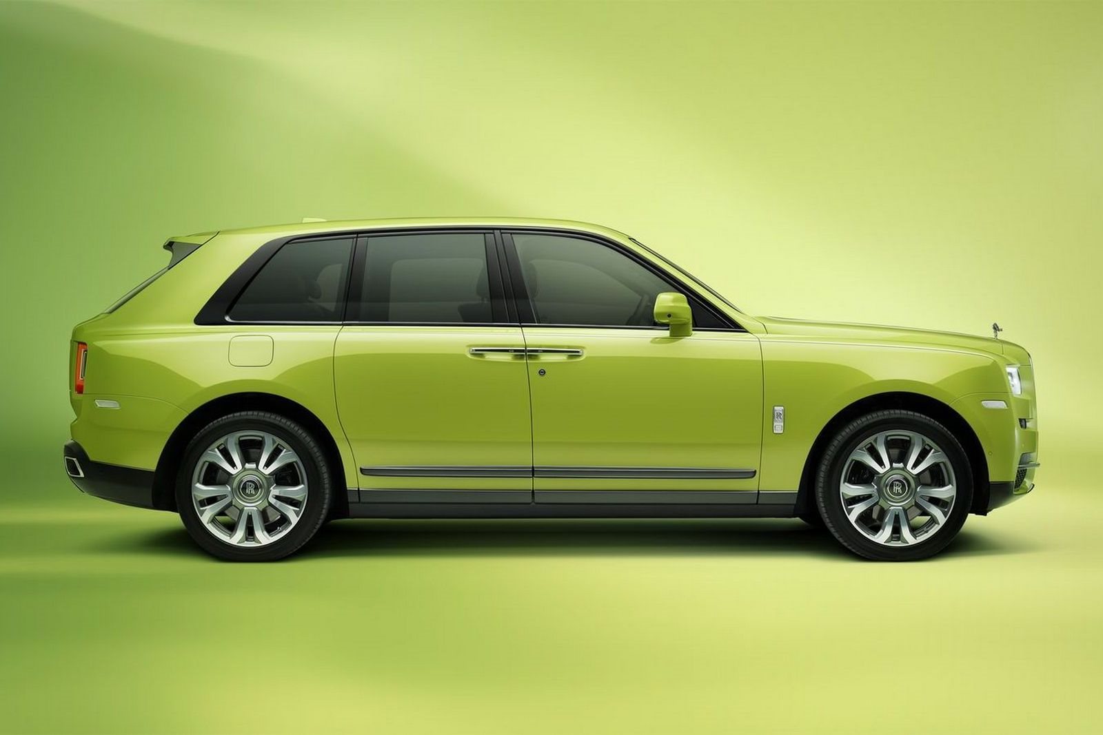 2022 - ROLLS-ROYCE CULLINAN INSPIRED BY FASHION, foto 2