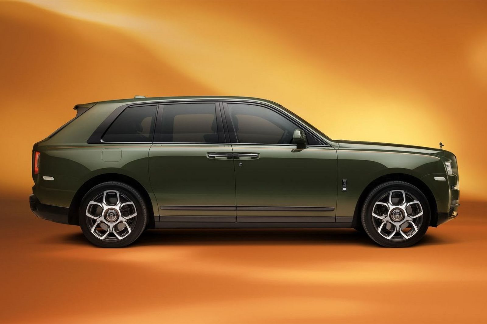 2022 - ROLLS-ROYCE CULLINAN INSPIRED BY FASHION, foto 21
