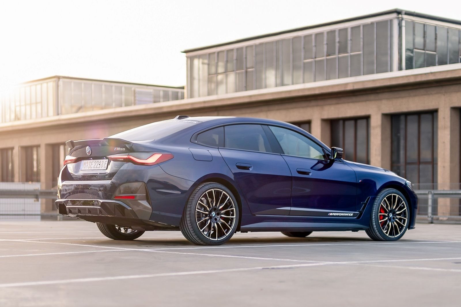 2023 - BMW i4 M50 M PERFORMANCE PARTS IN ESSEN, foto 2