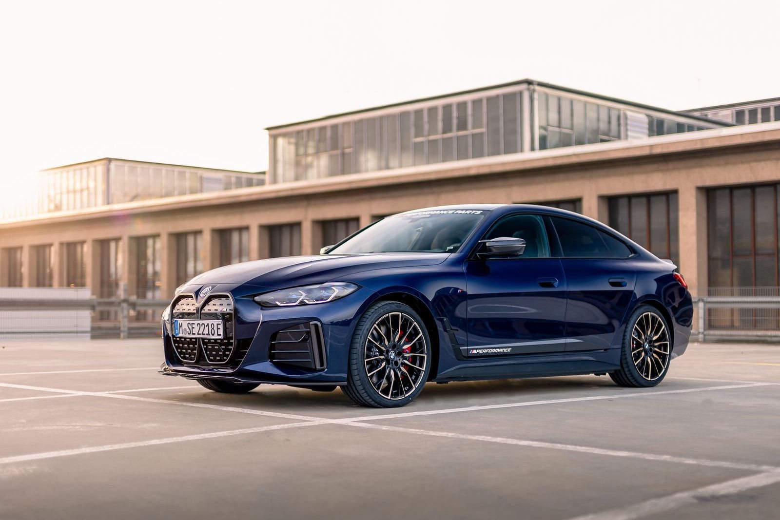 2023 - BMW i4 M50 M PERFORMANCE PARTS IN ESSEN, foto 3