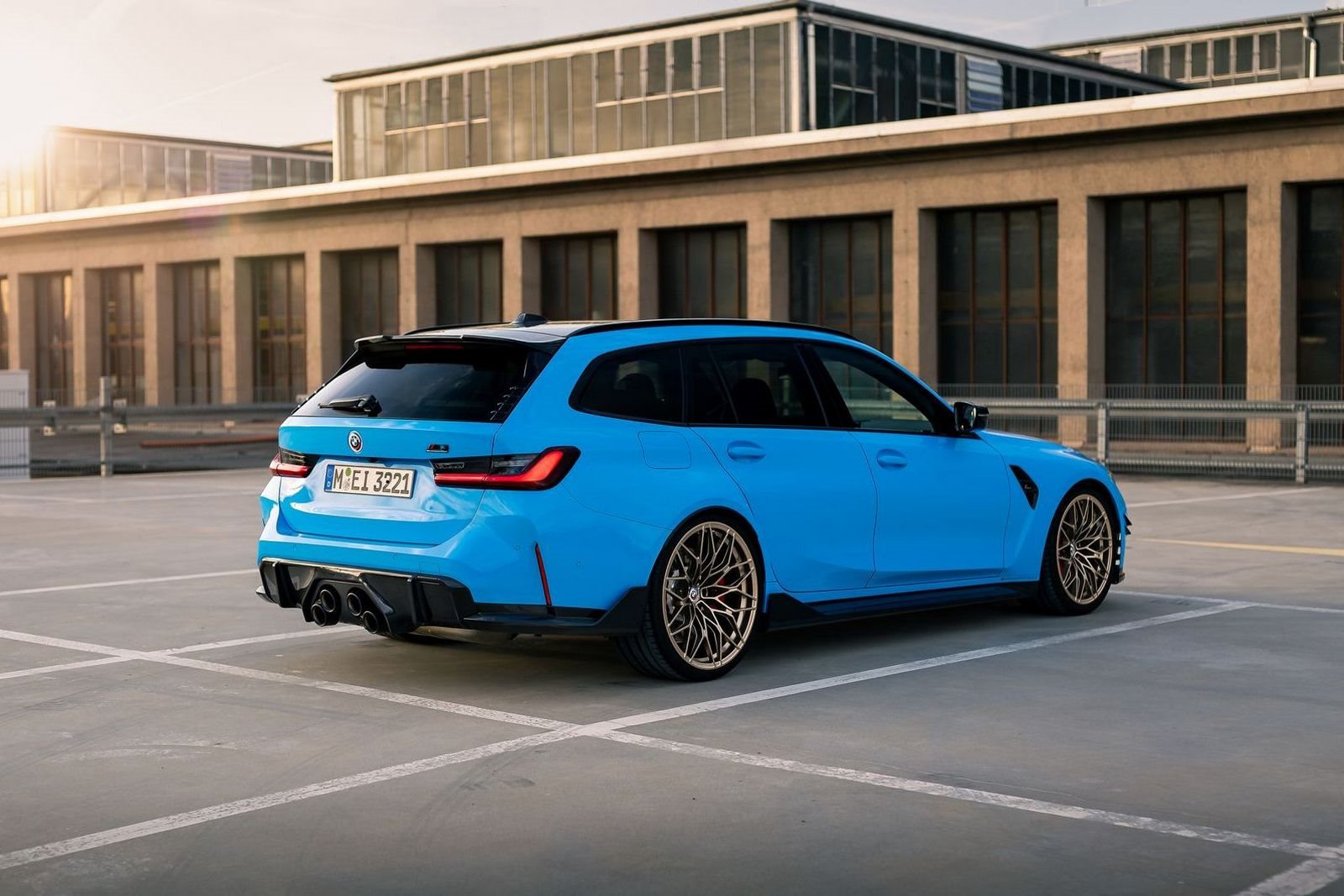 2023 - BMW M3 TOURING M PERFORMANCE PARTS IN ESSEN, foto 4
