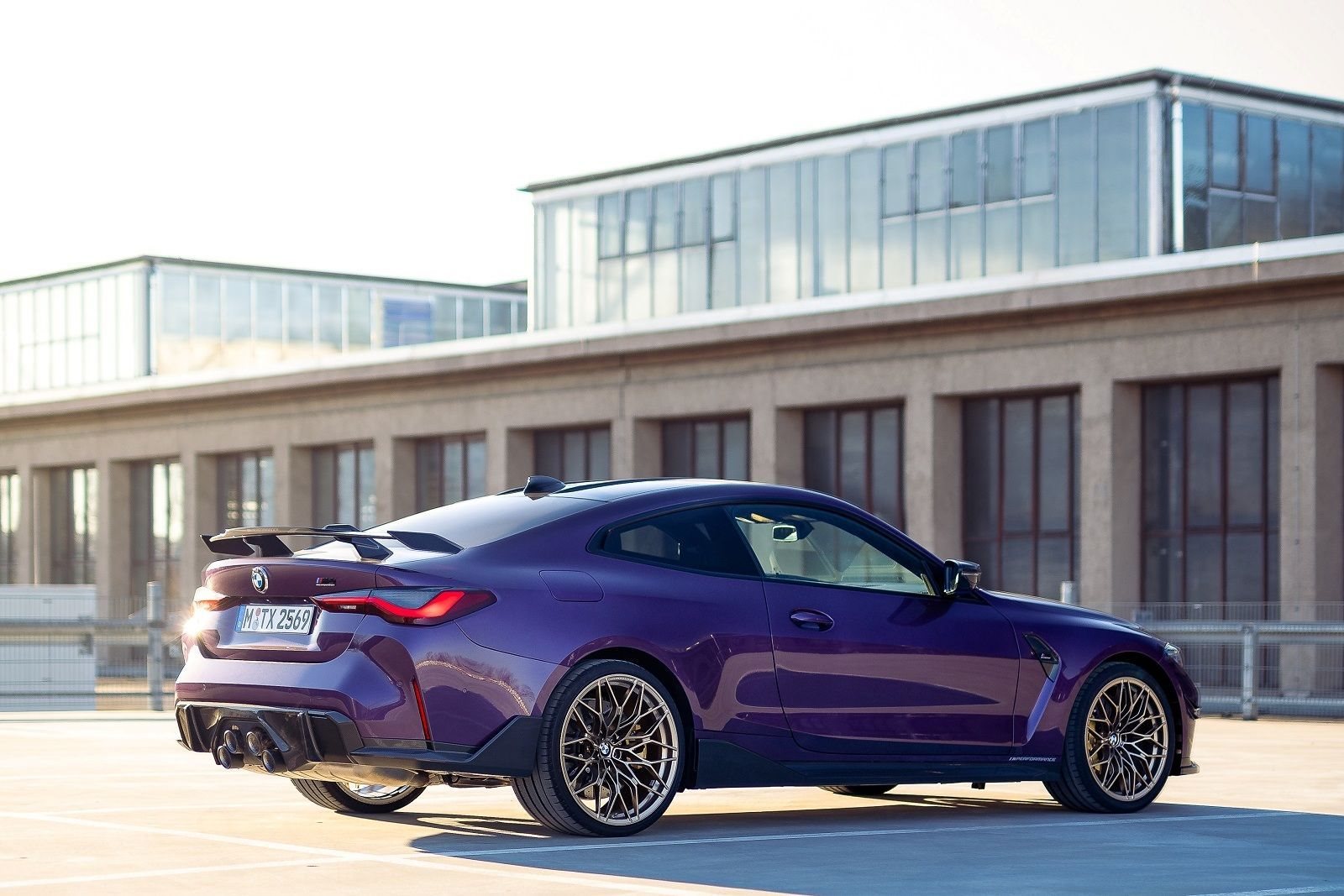 2023 - BMW M4 COMPETITION COUPE M PERFORMANCE PARTS IN ESSEN, foto 2
