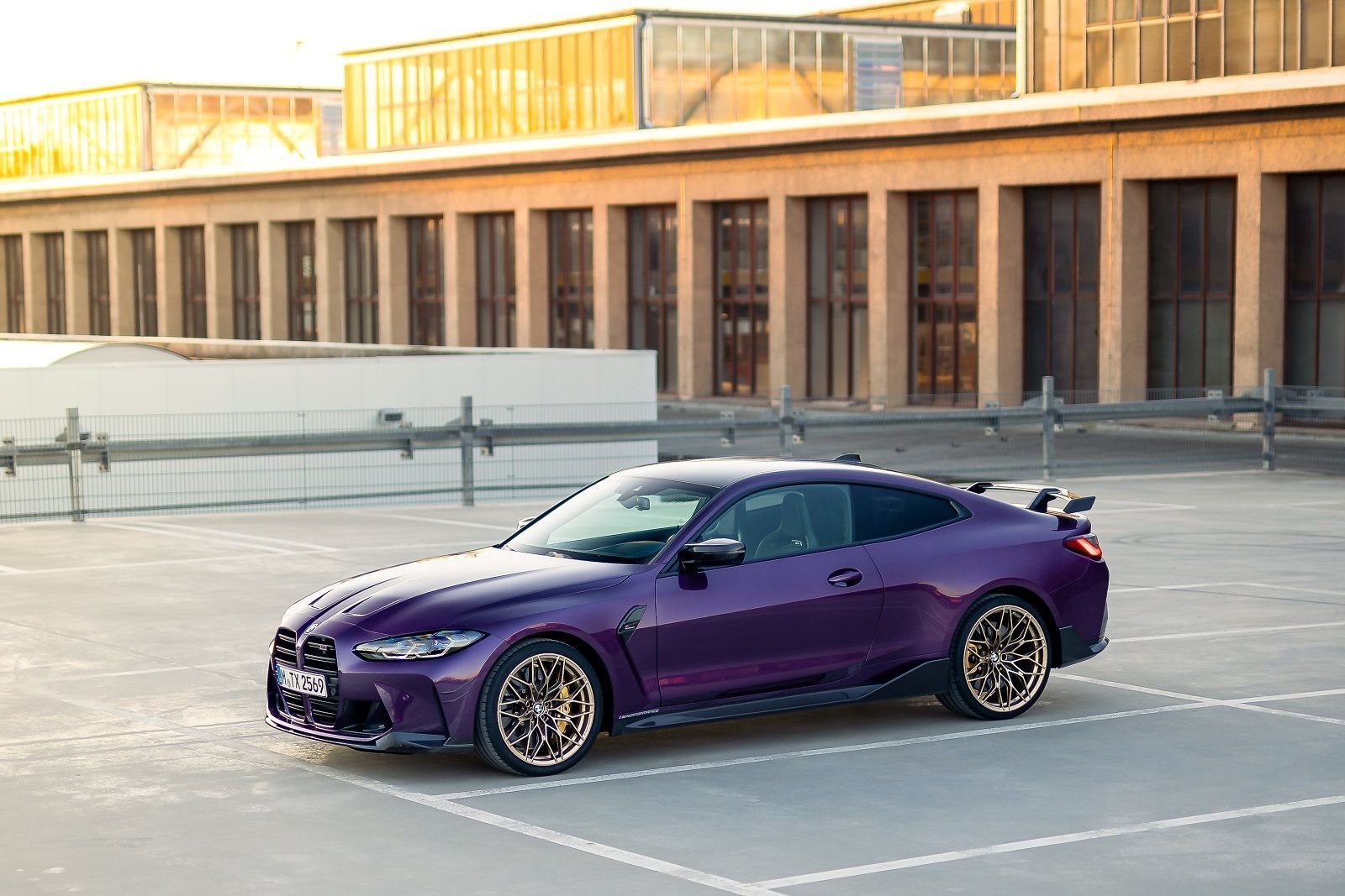 2023 - BMW M4 COMPETITION COUPE M PERFORMANCE PARTS IN ESSEN, foto 5