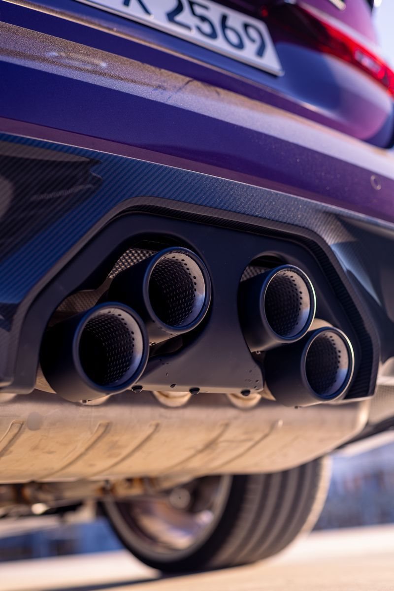 2023 - BMW M4 COMPETITION COUPE M PERFORMANCE PARTS IN ESSEN, foto 42