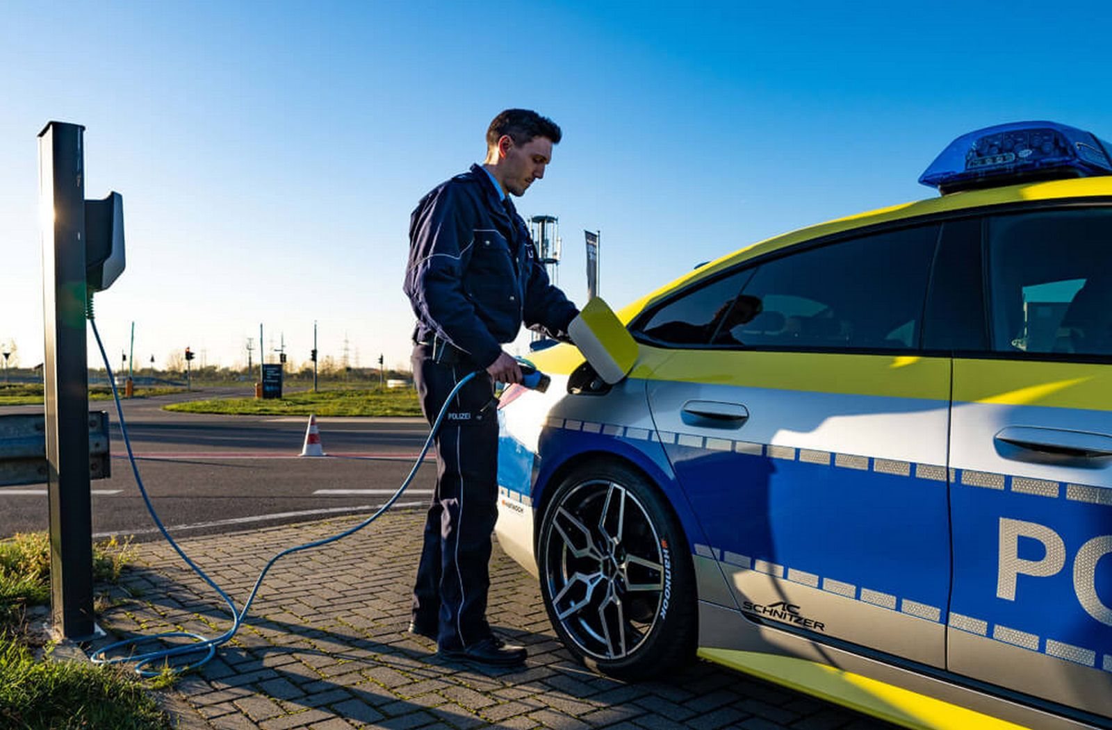 BMW i4 ‘TUNE IT SAFE’ BY AC SCHNITZER, foto 36