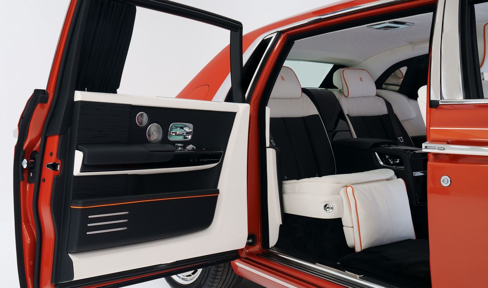 2023 - ROLLS-ROYCE PHANTOM ‘THE SIX ELEMENTS’ BY SACHA JAFRI, foto 21
