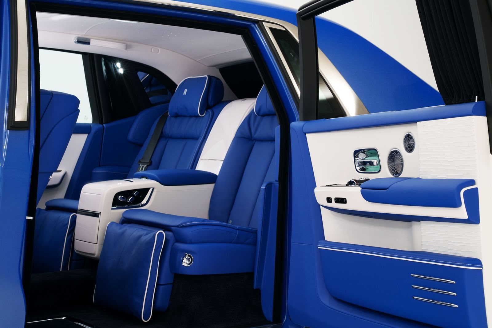 2023 - ROLLS-ROYCE PHANTOM ‘THE SIX ELEMENTS’ BY SACHA JAFRI, foto 37
