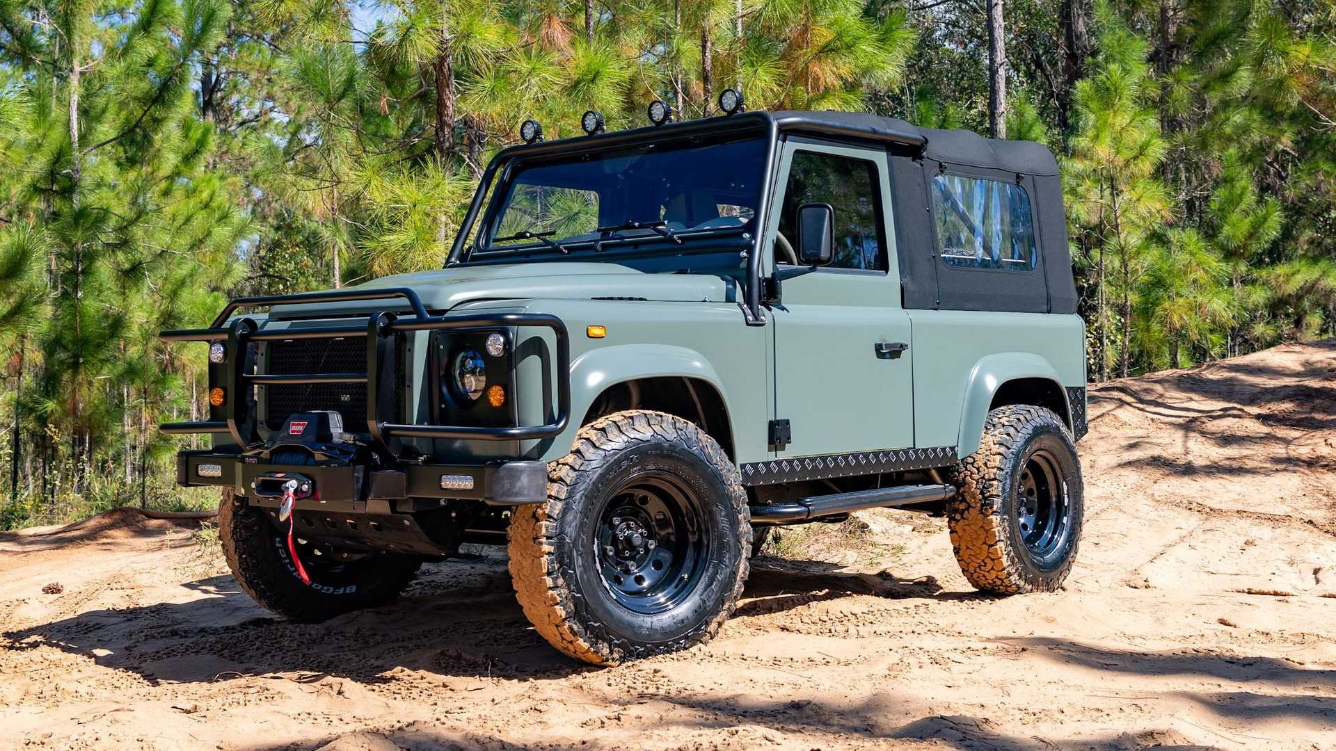 LAND ROVER DEFENDER 90 RESTOMOD TWINS BY ECD, foto 3