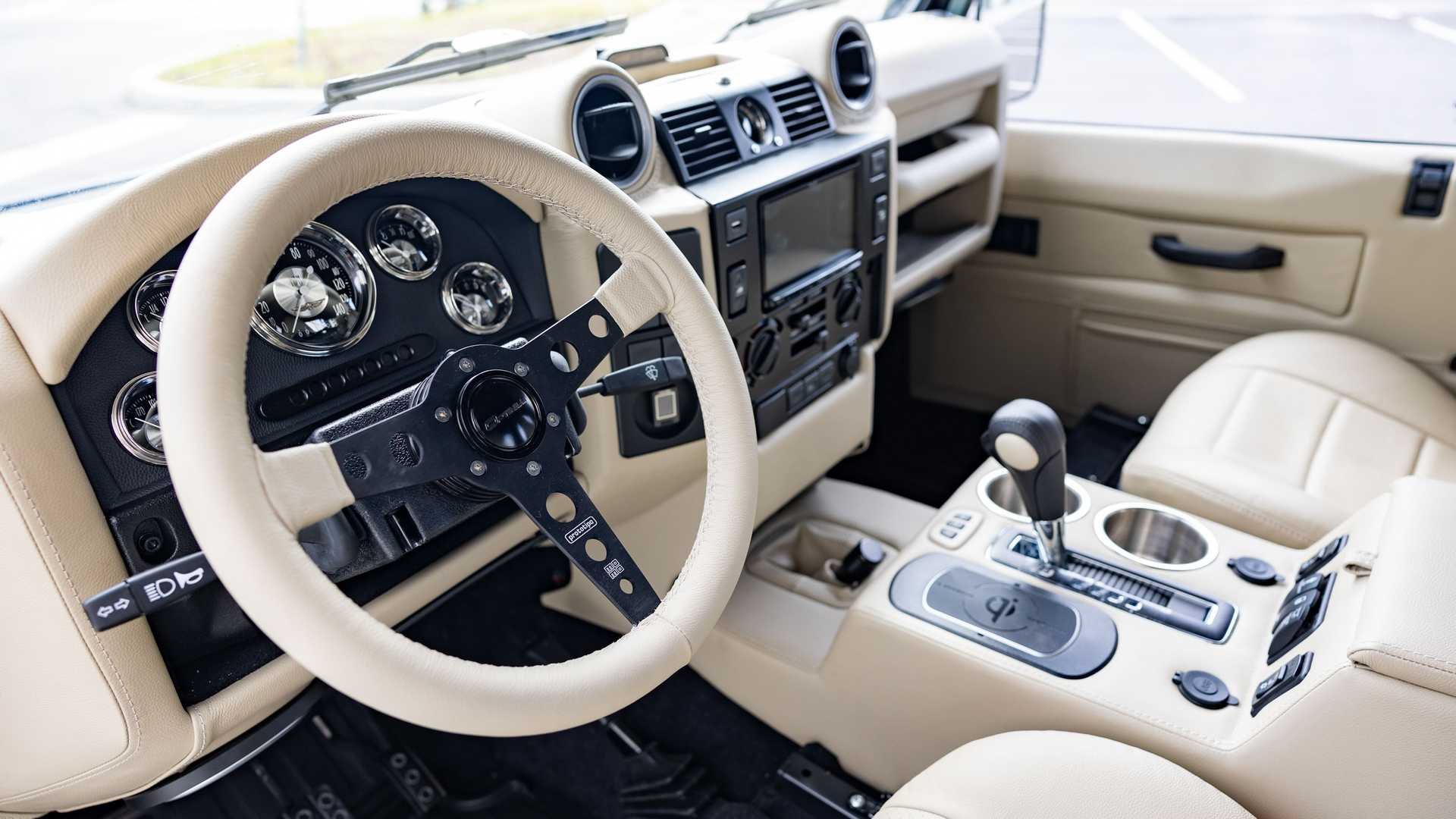 LAND ROVER DEFENDER 90 RESTOMOD TWINS BY ECD, foto 12