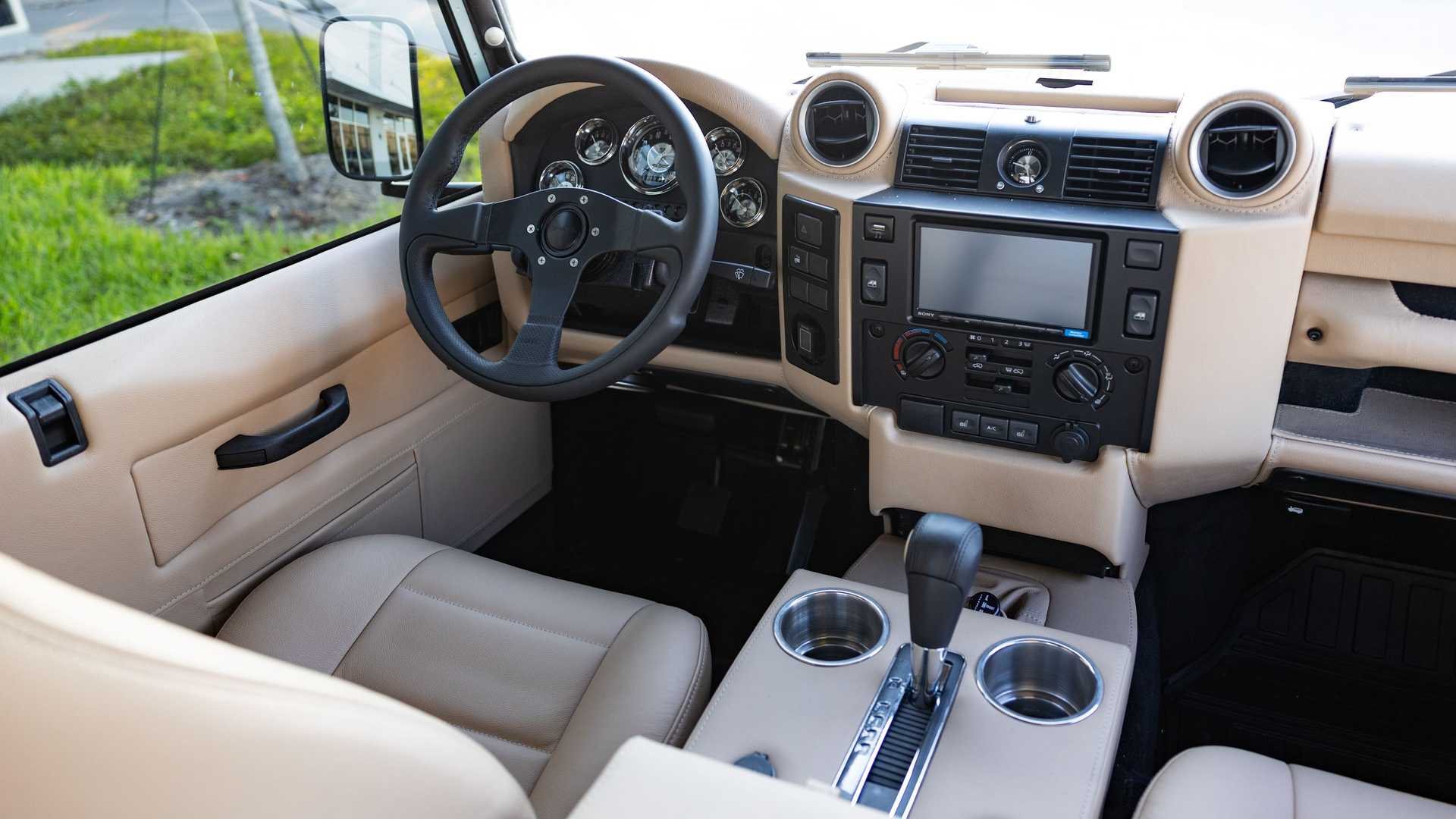 LAND ROVER DEFENDER 90 RESTOMOD TWINS BY ECD, foto 16