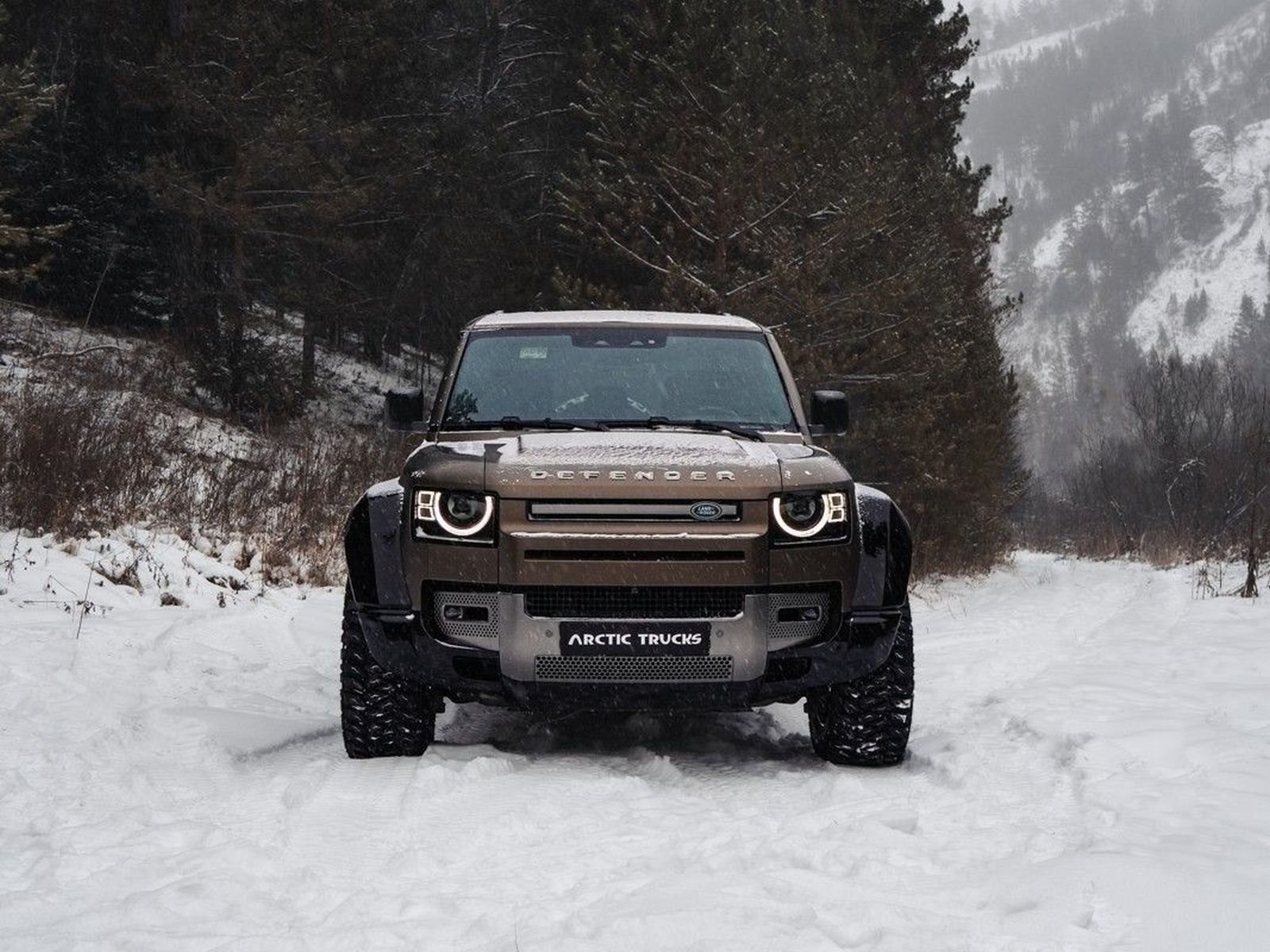 LAND ROVER DEFENDER BY ARCTIC TRUCKS, foto 11