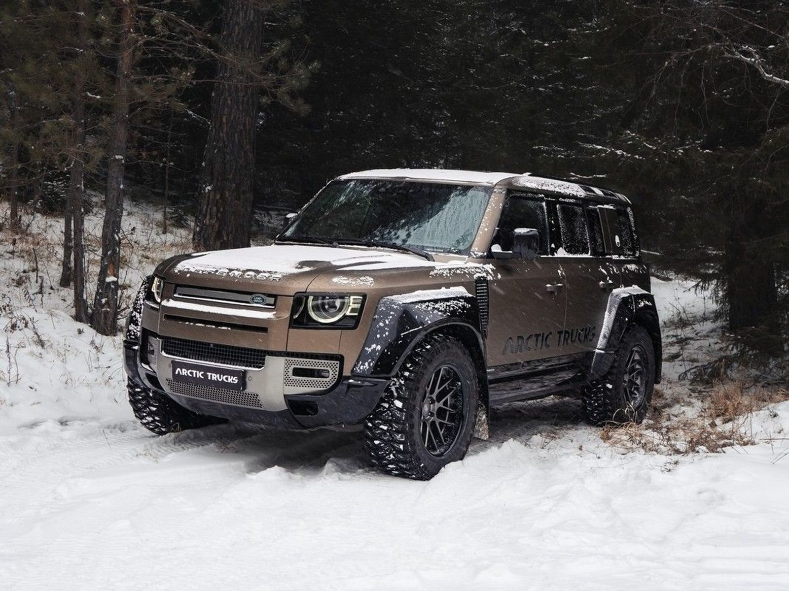 LAND ROVER DEFENDER BY ARCTIC TRUCKS, foto 13