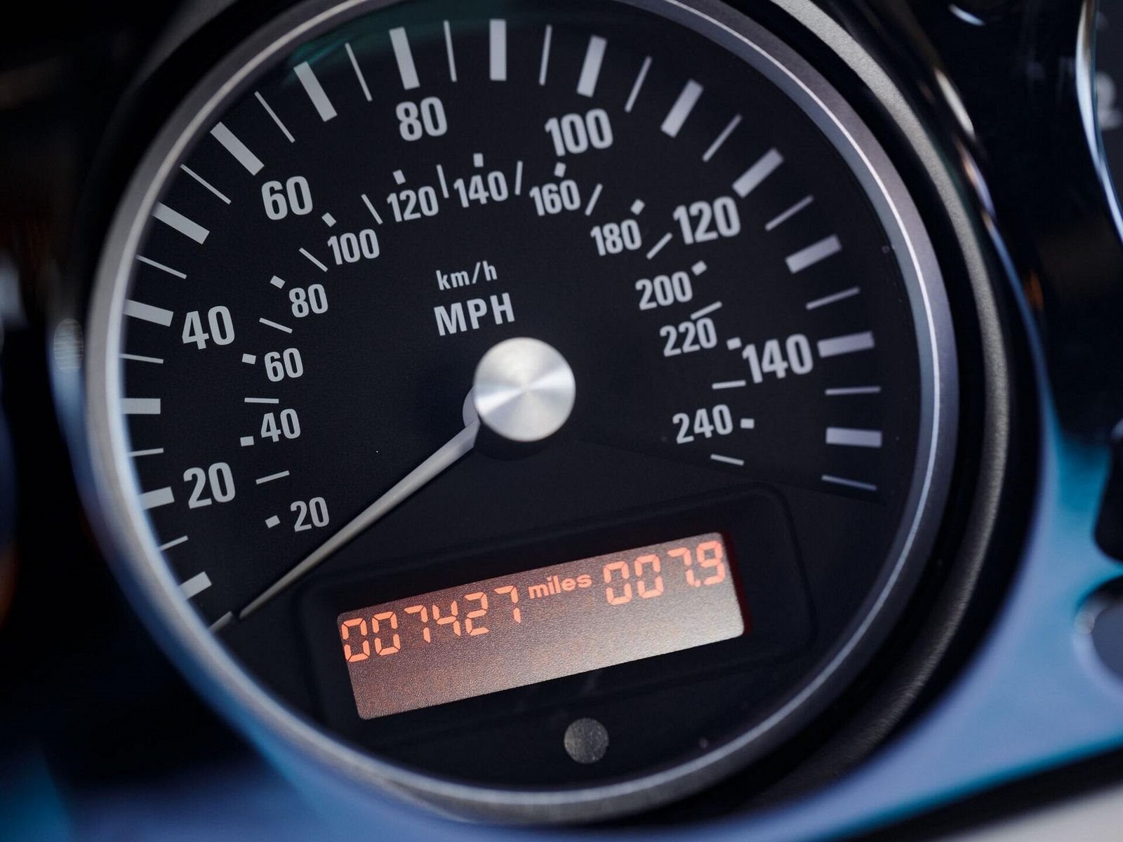 2002 - BMW Z8 ROADSTER JET BLACK, foto 12