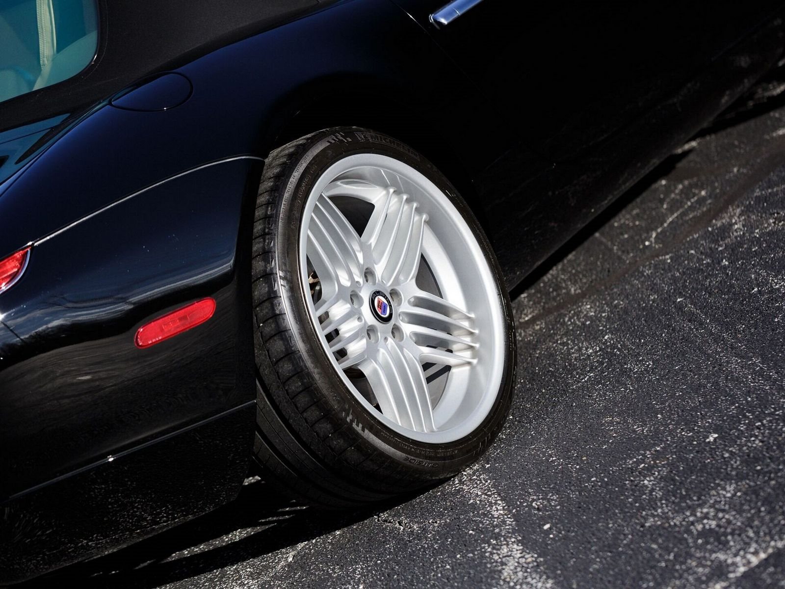 2002 - BMW Z8 ROADSTER JET BLACK, foto 35