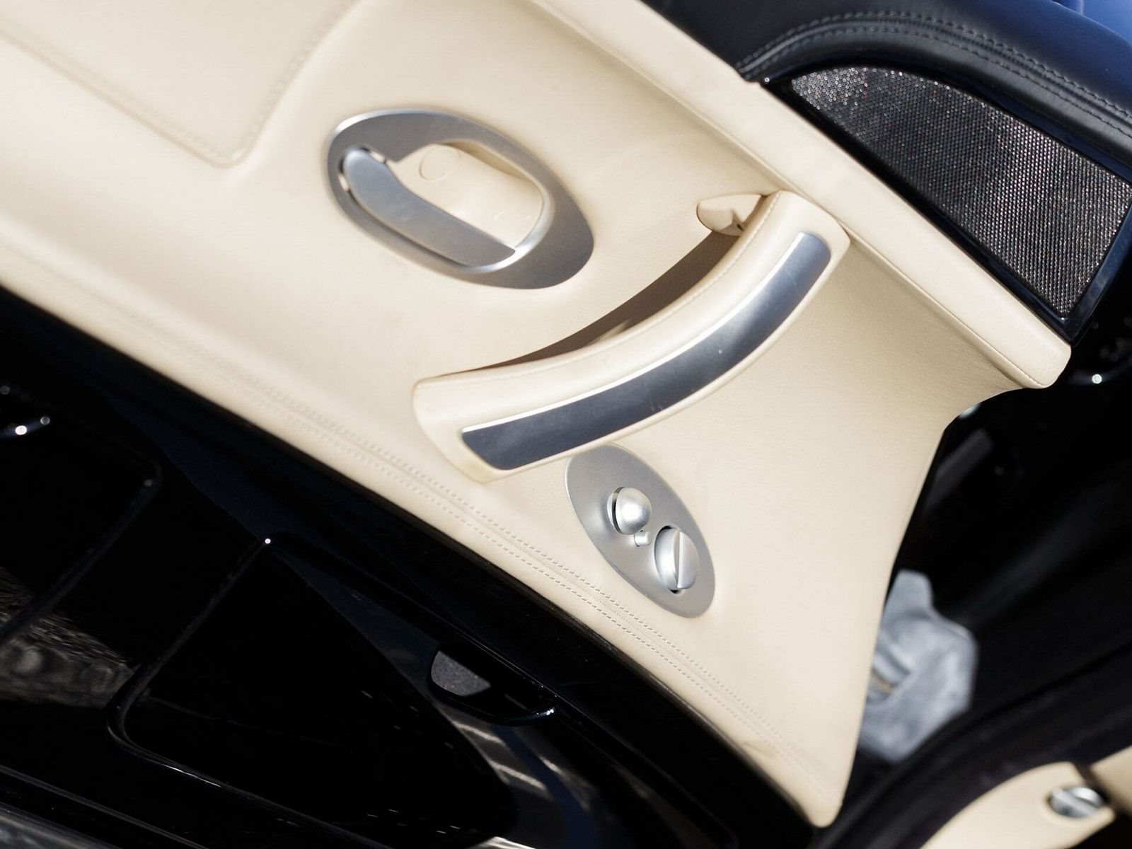 2002 - BMW Z8 ROADSTER JET BLACK, foto 41