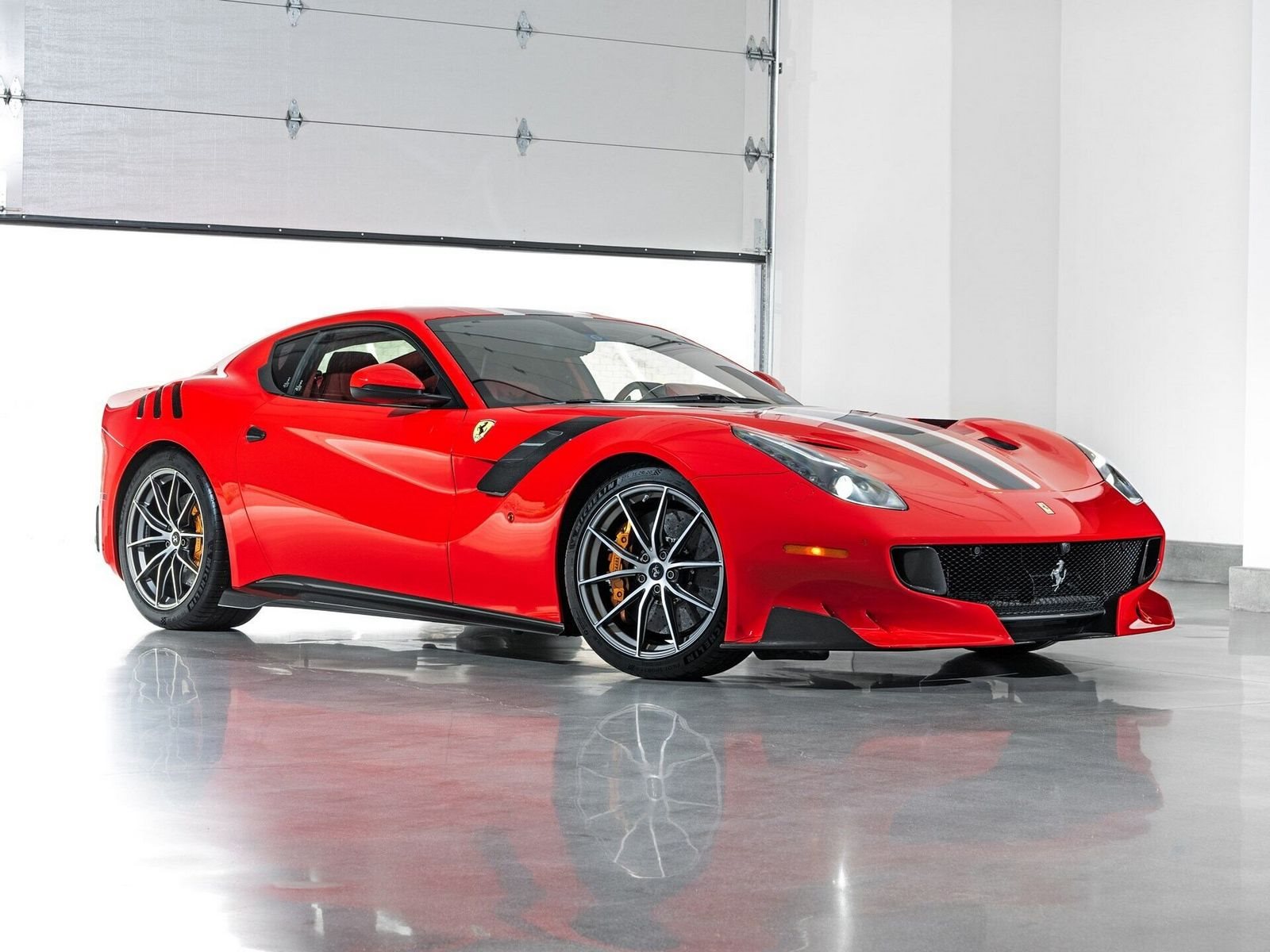 FERRARI F12tdf ROSSO SCUDERIA, foto 1