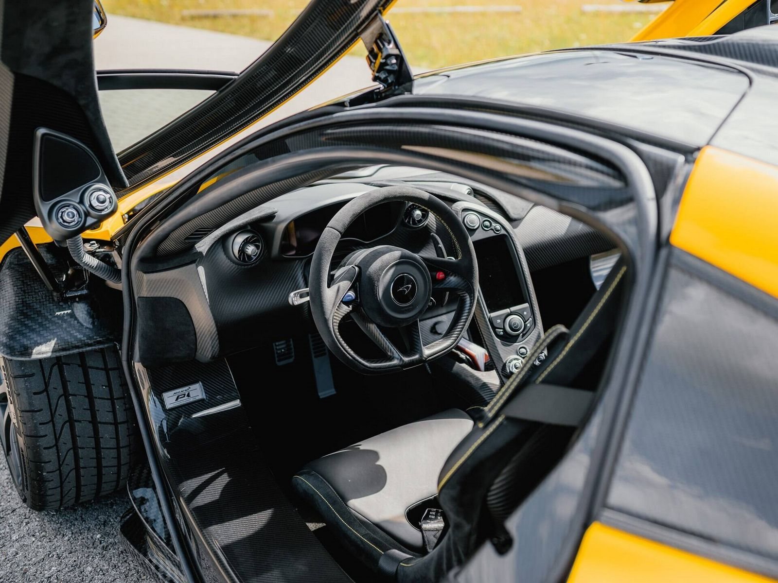 McLAREN P1 VOLCANO YELLOW, foto 4