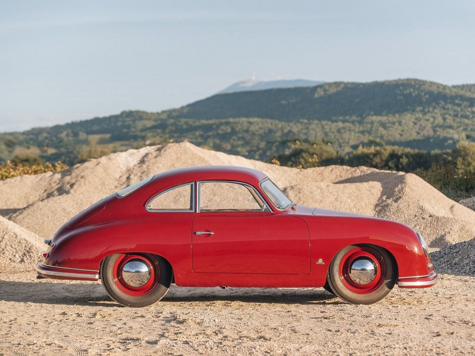 1951 - PORSCHE 356 ‘SPLIT-WINDOW’ COUPE RED, foto 3