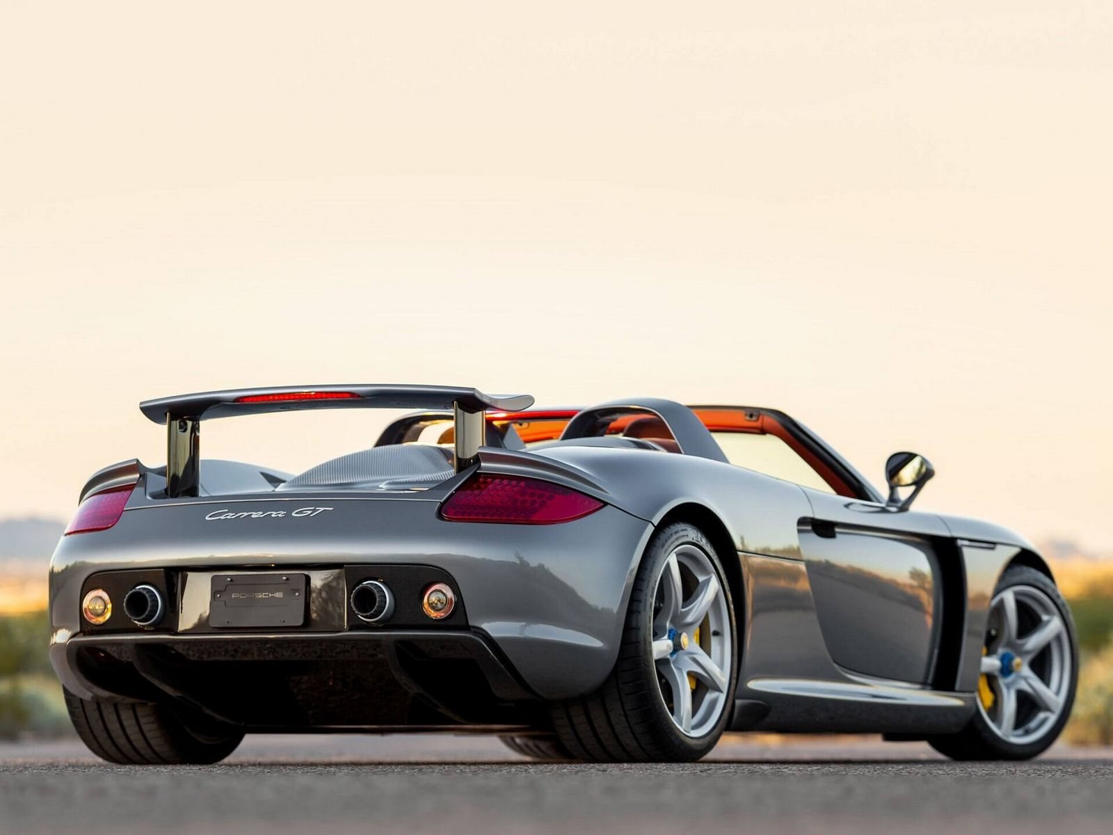 2005 - PORSCHE CARRERA GT SEAL GREY, foto 2