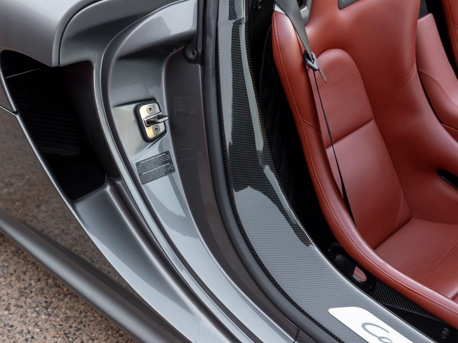 2005 - PORSCHE CARRERA GT SEAL GREY, foto 30