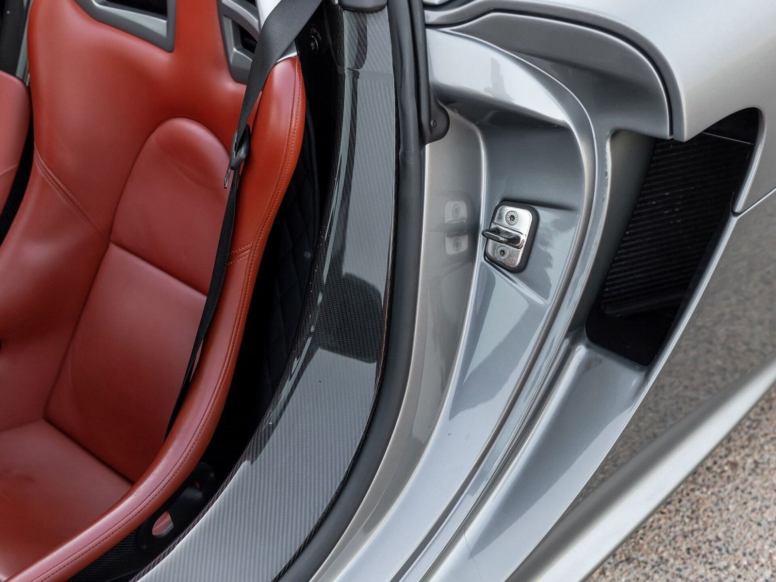2005 - PORSCHE CARRERA GT SEAL GREY, foto 35