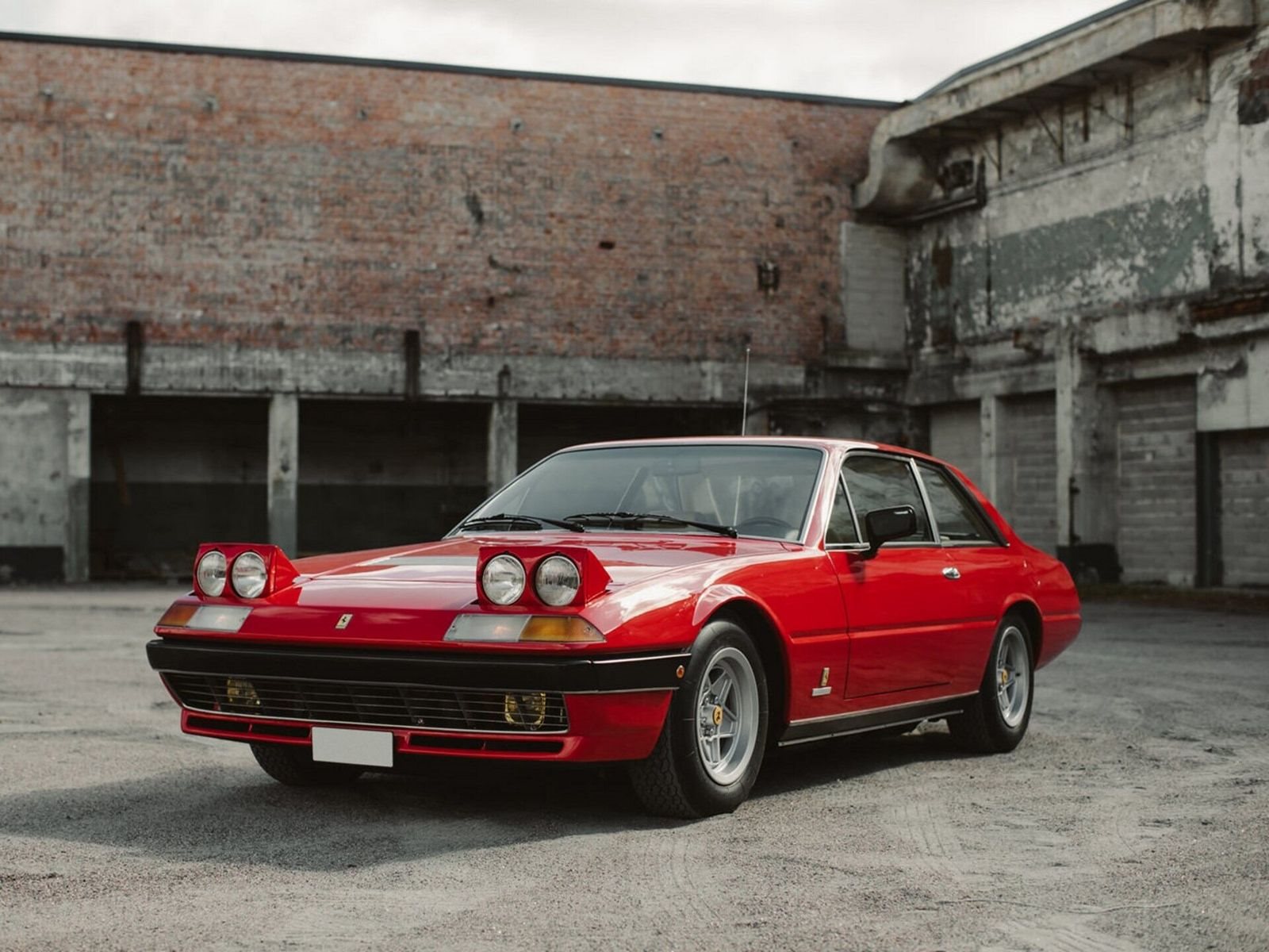 FERRARI F400 GT, foto 1
