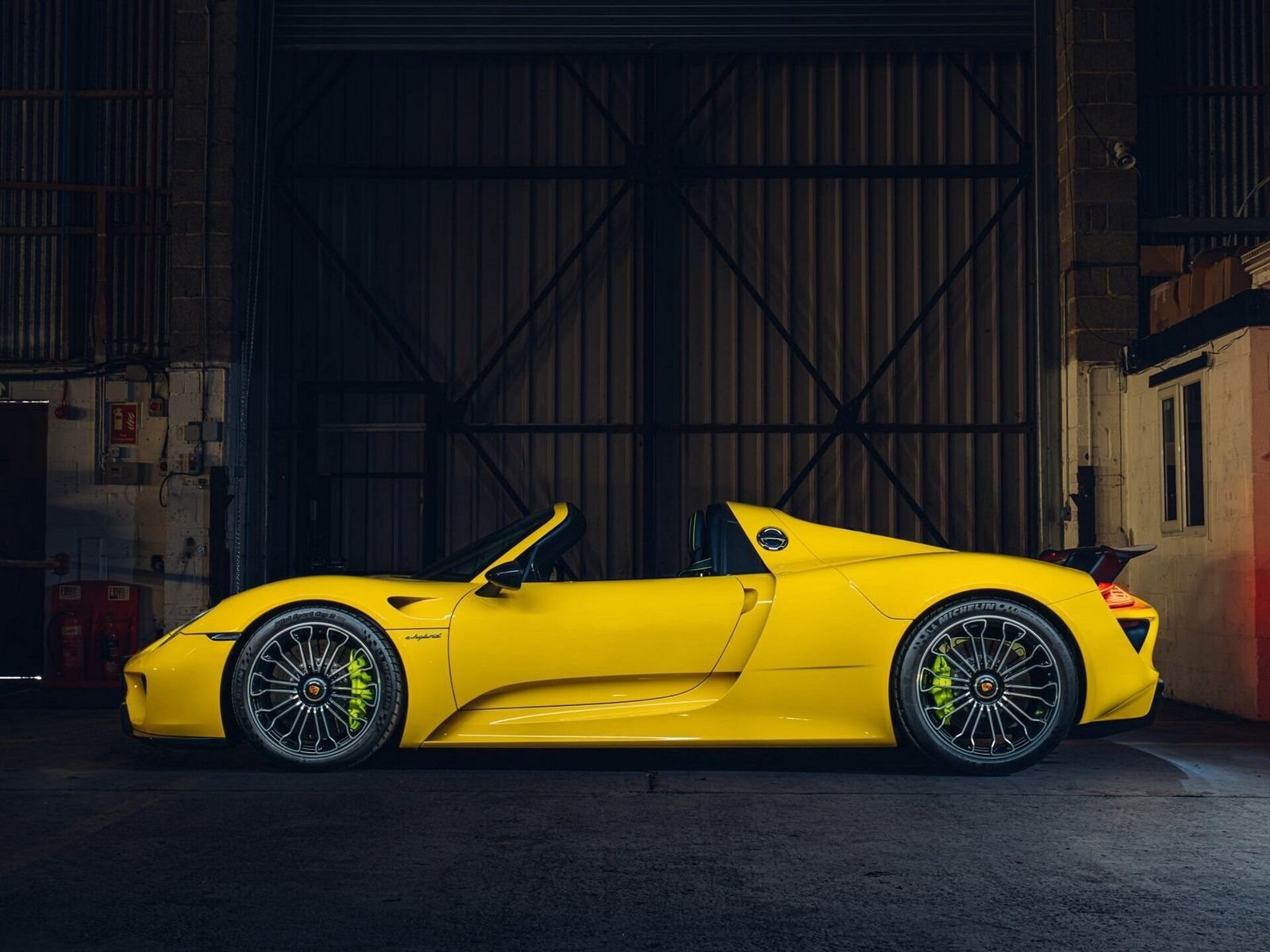 2015 - PORSCHE 918 SPYDER RACING YELLOW, foto 3