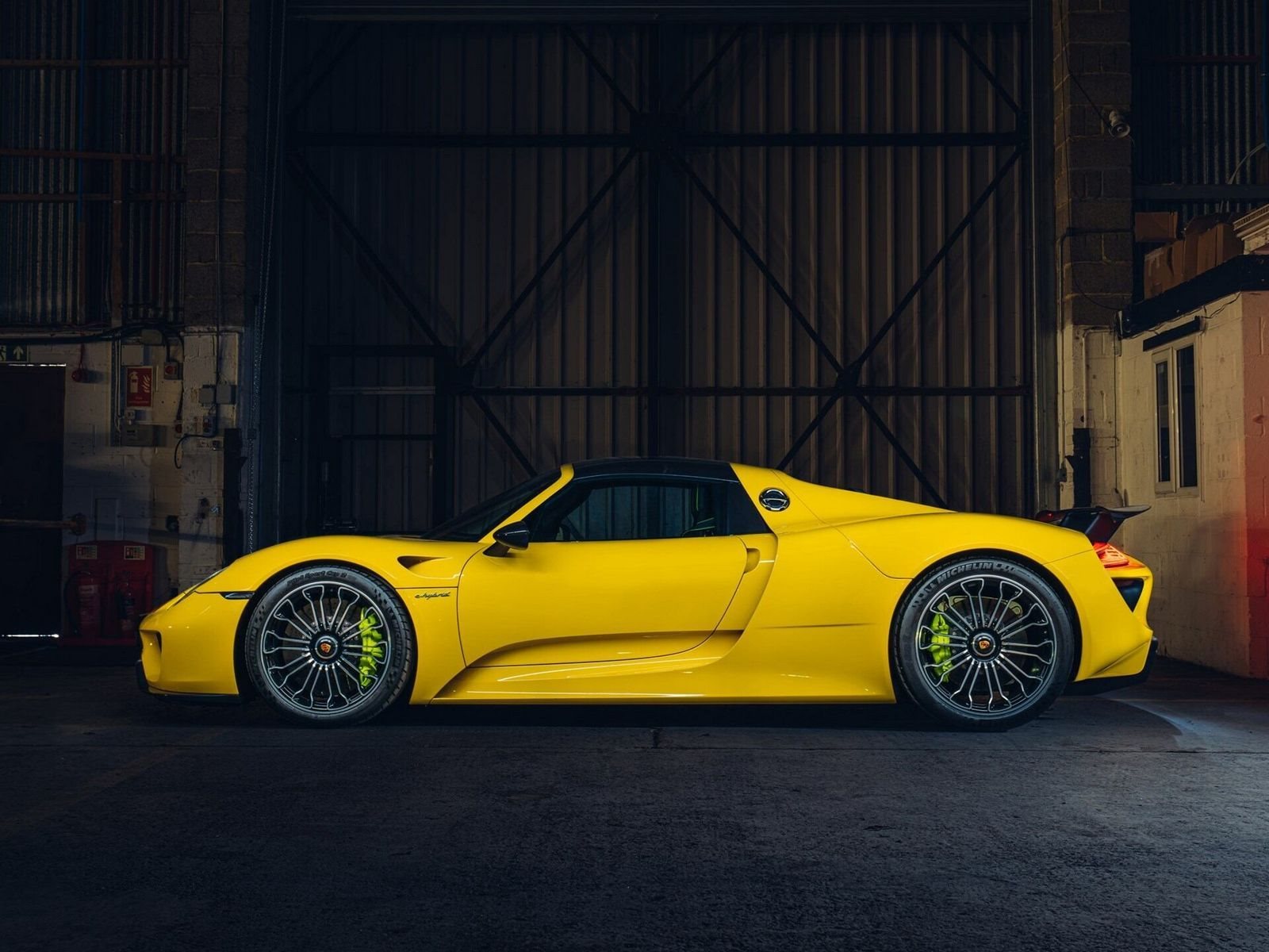 2015 - PORSCHE 918 SPYDER RACING YELLOW, foto 6