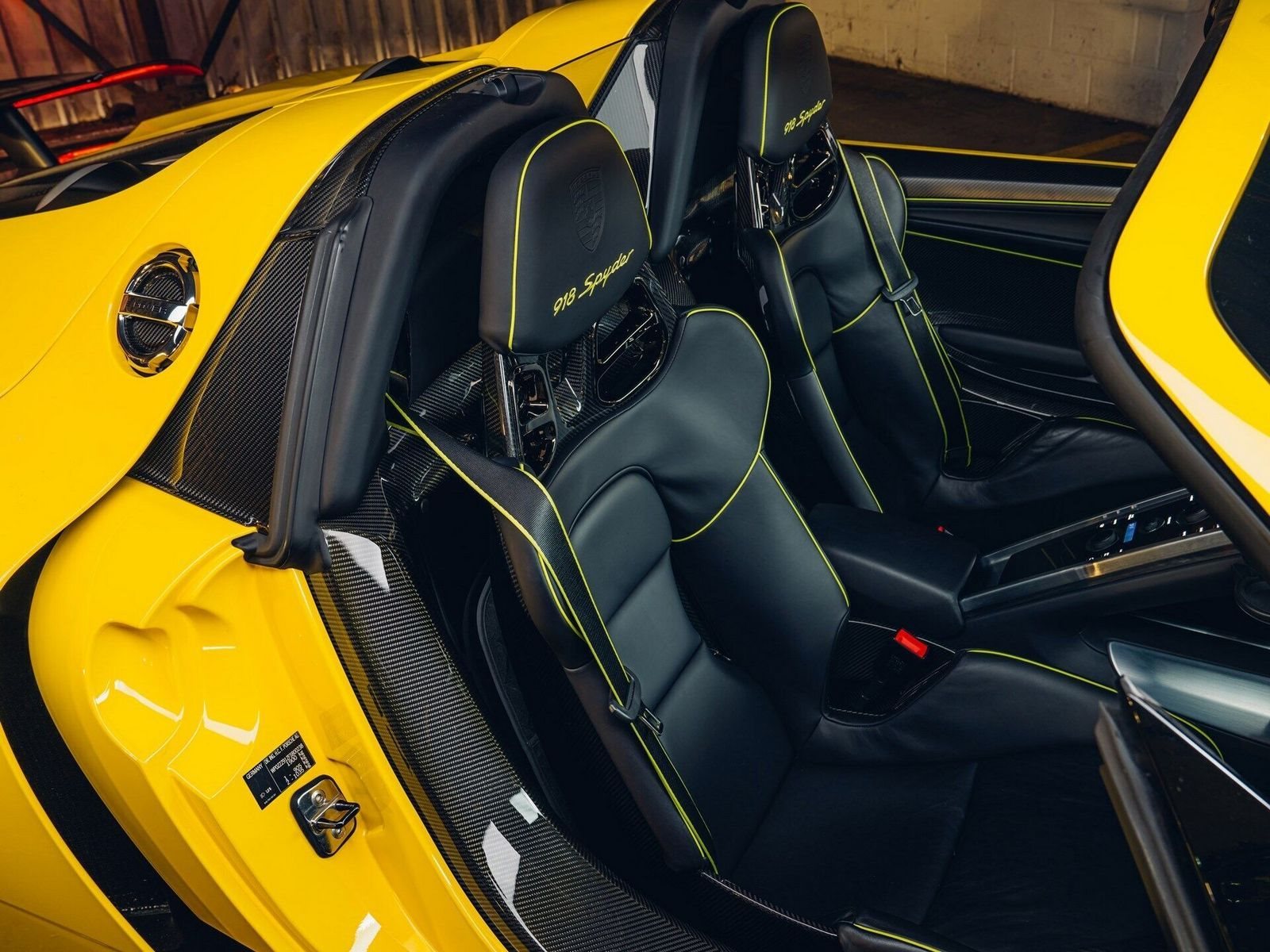 2015 - PORSCHE 918 SPYDER RACING YELLOW, foto 30