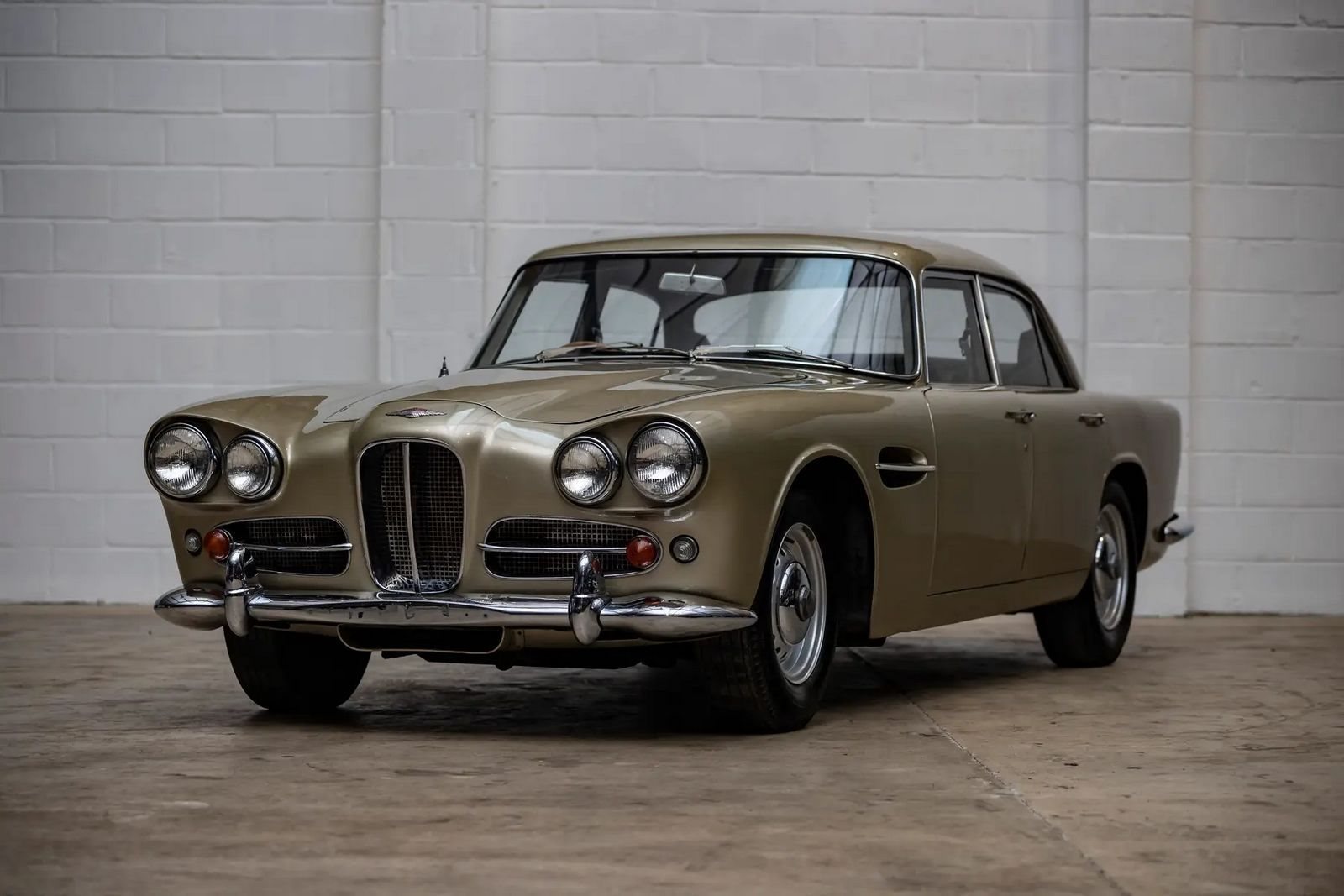1963 - ASTON MARTIN LAGONDA RAPIDE CHAMPAGNE, foto 1