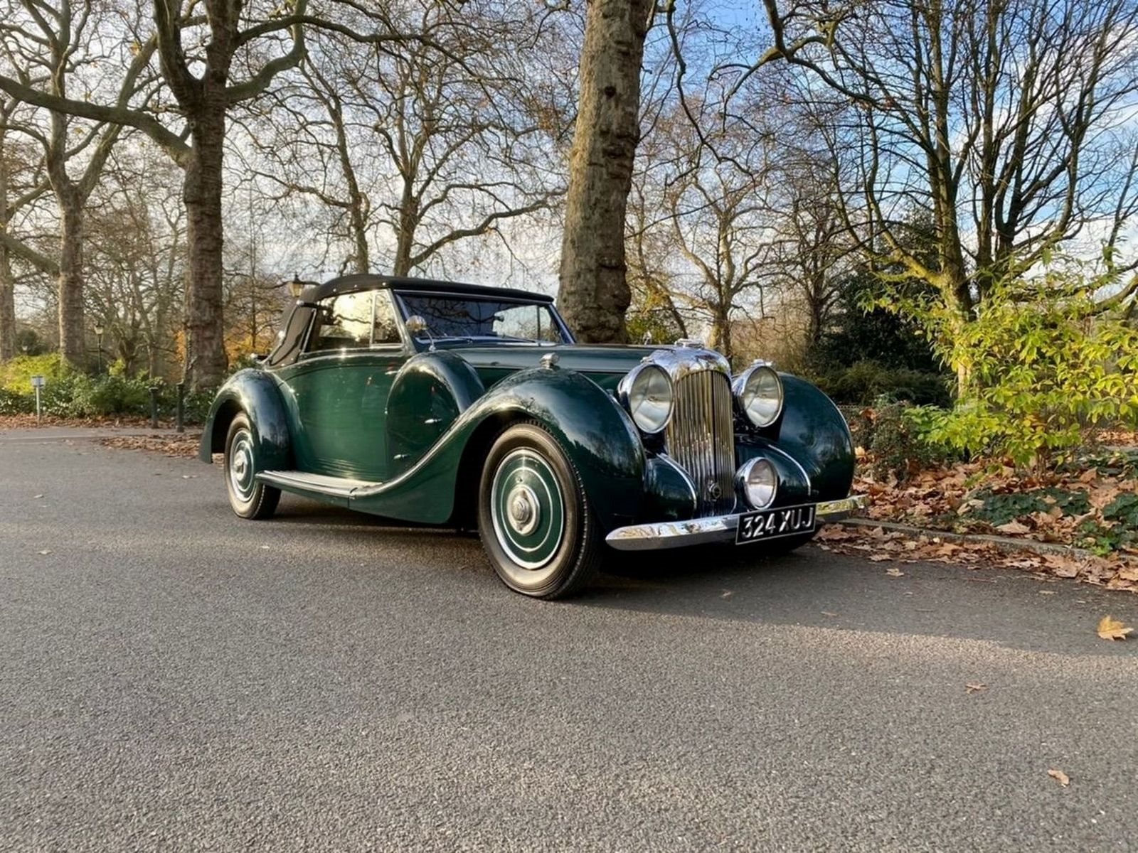 1939 - LAGONDA V12 DROPHEAD COUPE GREEN, foto 2
