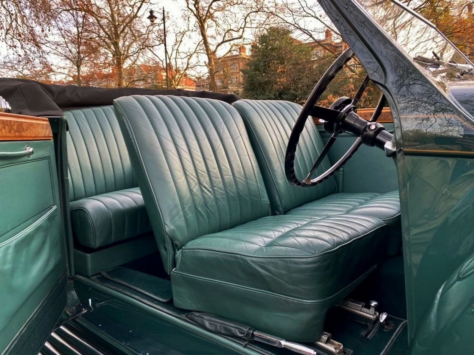 1939 - LAGONDA V12 DROPHEAD COUPE GREEN, foto 6