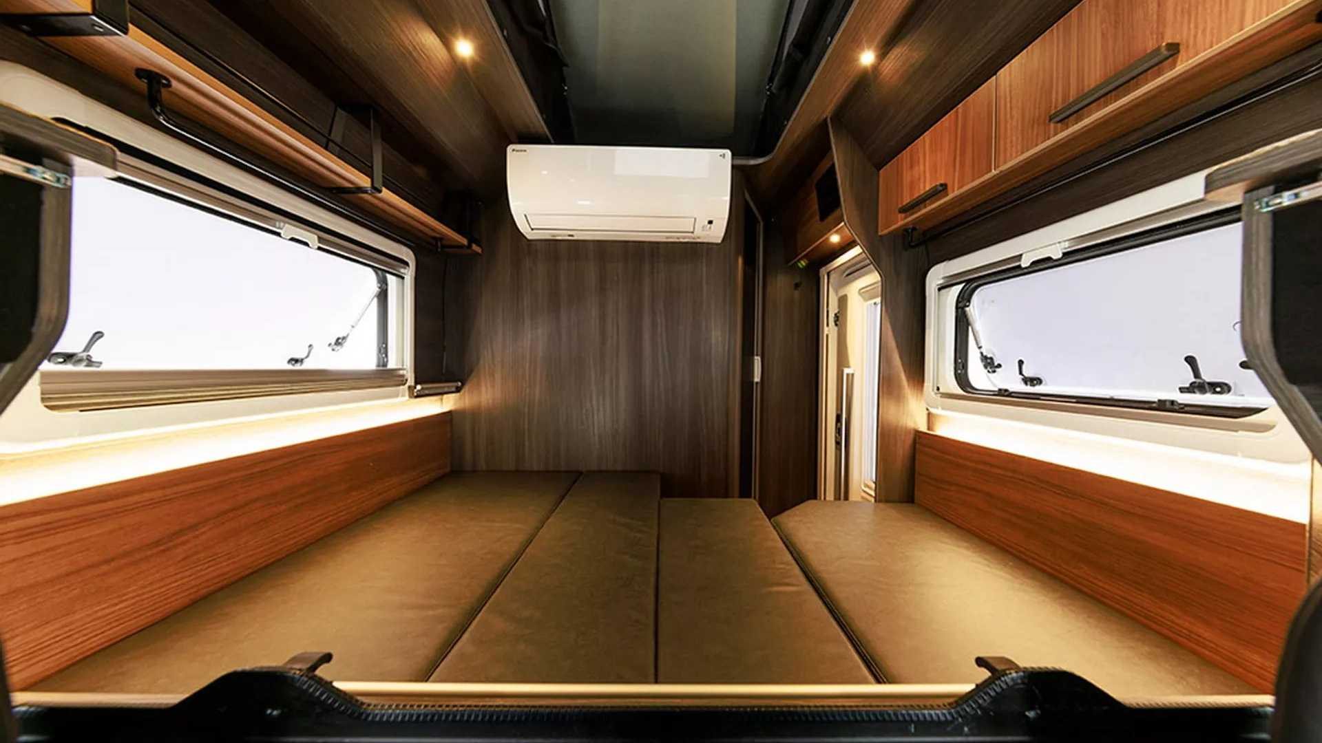 2023 - TOYOTA HILUX BR75 ADVENTURE CAMPER BY DIRECT CARS, foto 11