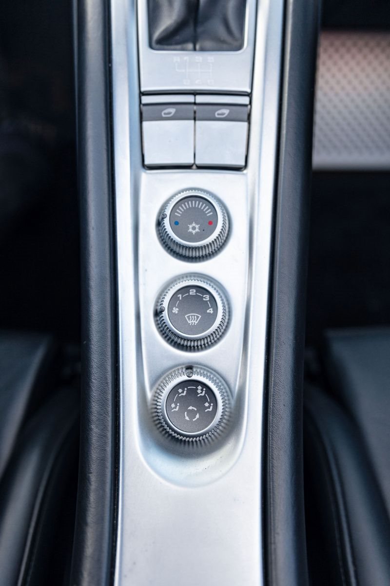 2005 - PORSCHE CARRERA GT GUARDS RED, foto 53