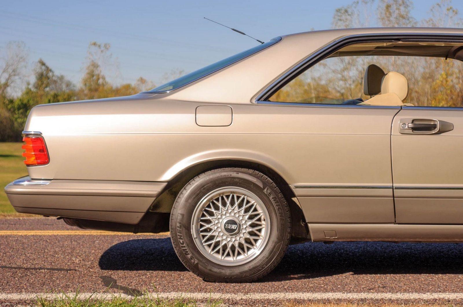 1991 - MERCEDES-BENZ 560 SEC BROWN, foto 28