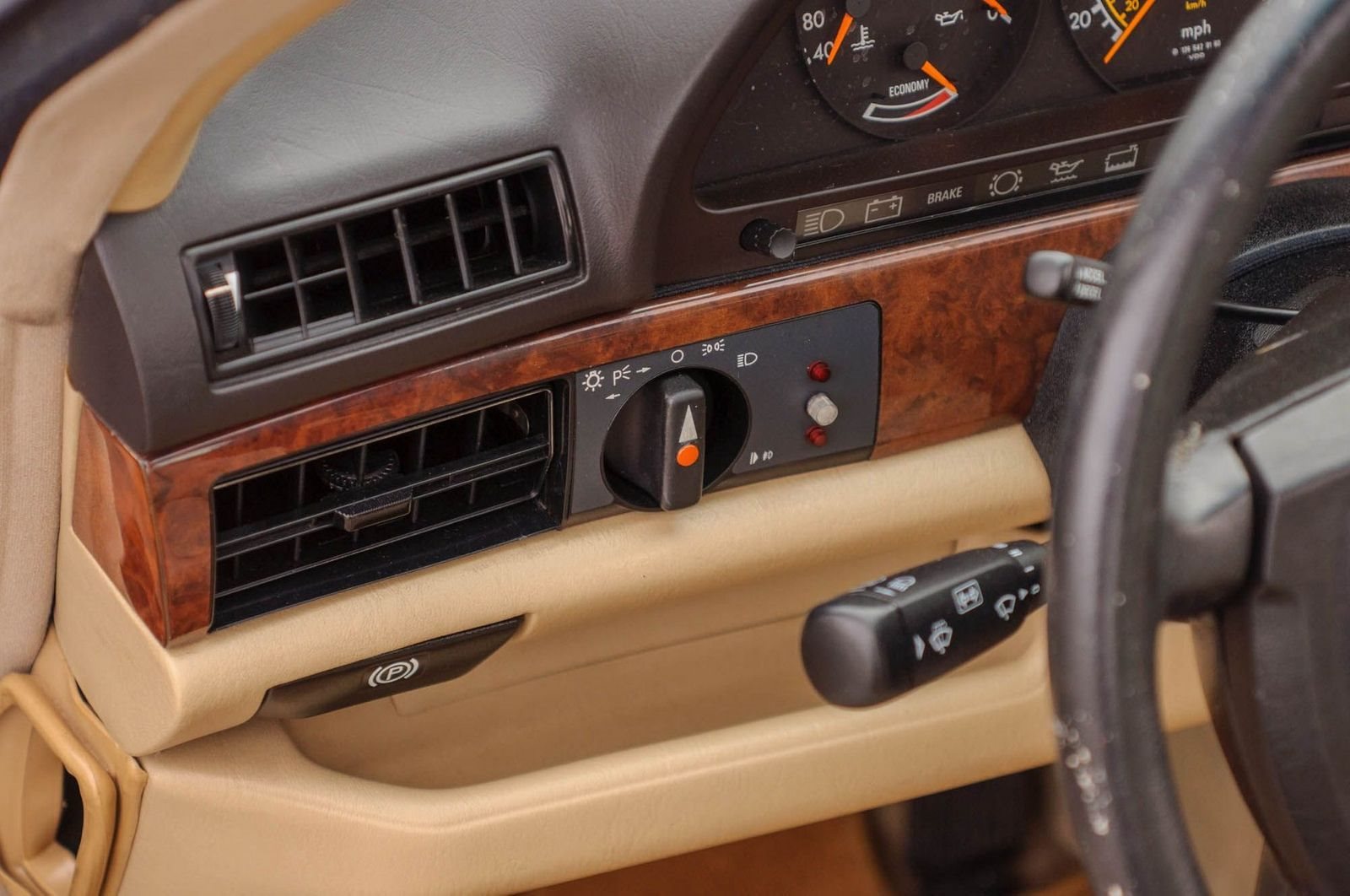 1991 - MERCEDES-BENZ 560 SEC BROWN, foto 92