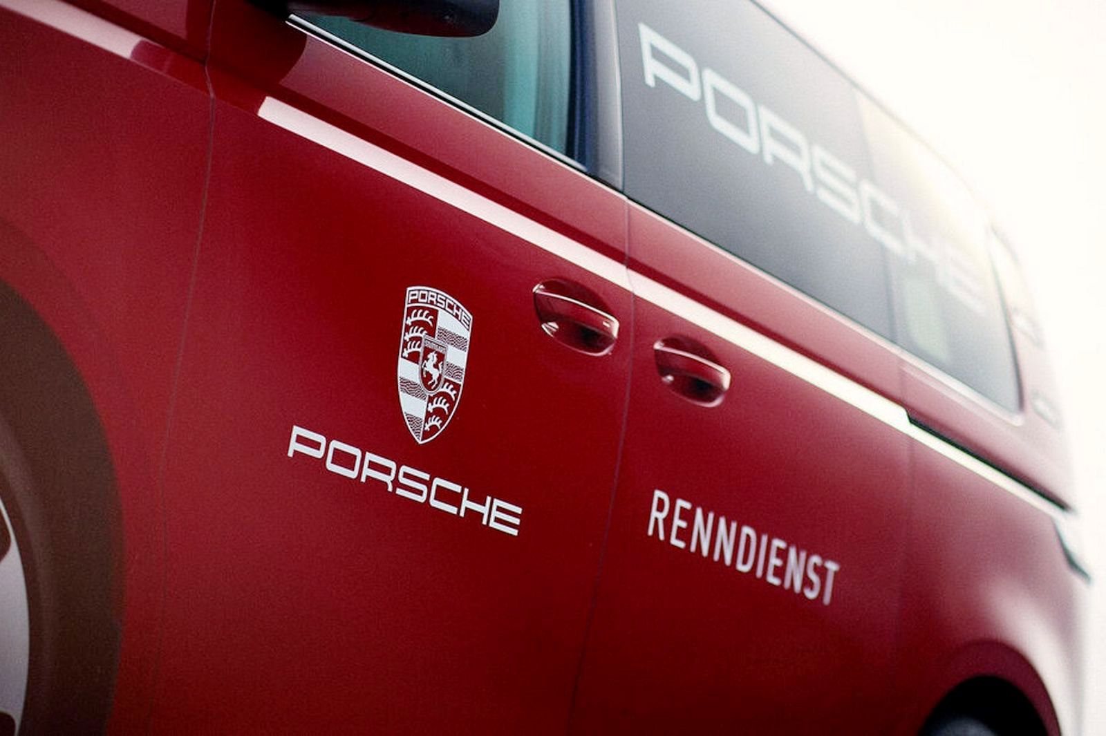 VOLKSWAGEN ID. BUZZ PORSCHE RENNDIENST, foto 7