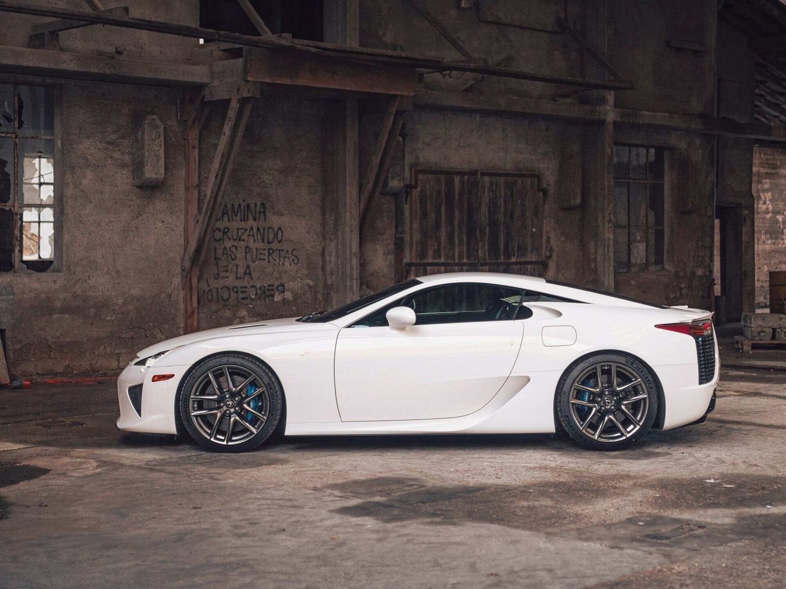 2011 - LEXUS LFA #211, foto 3