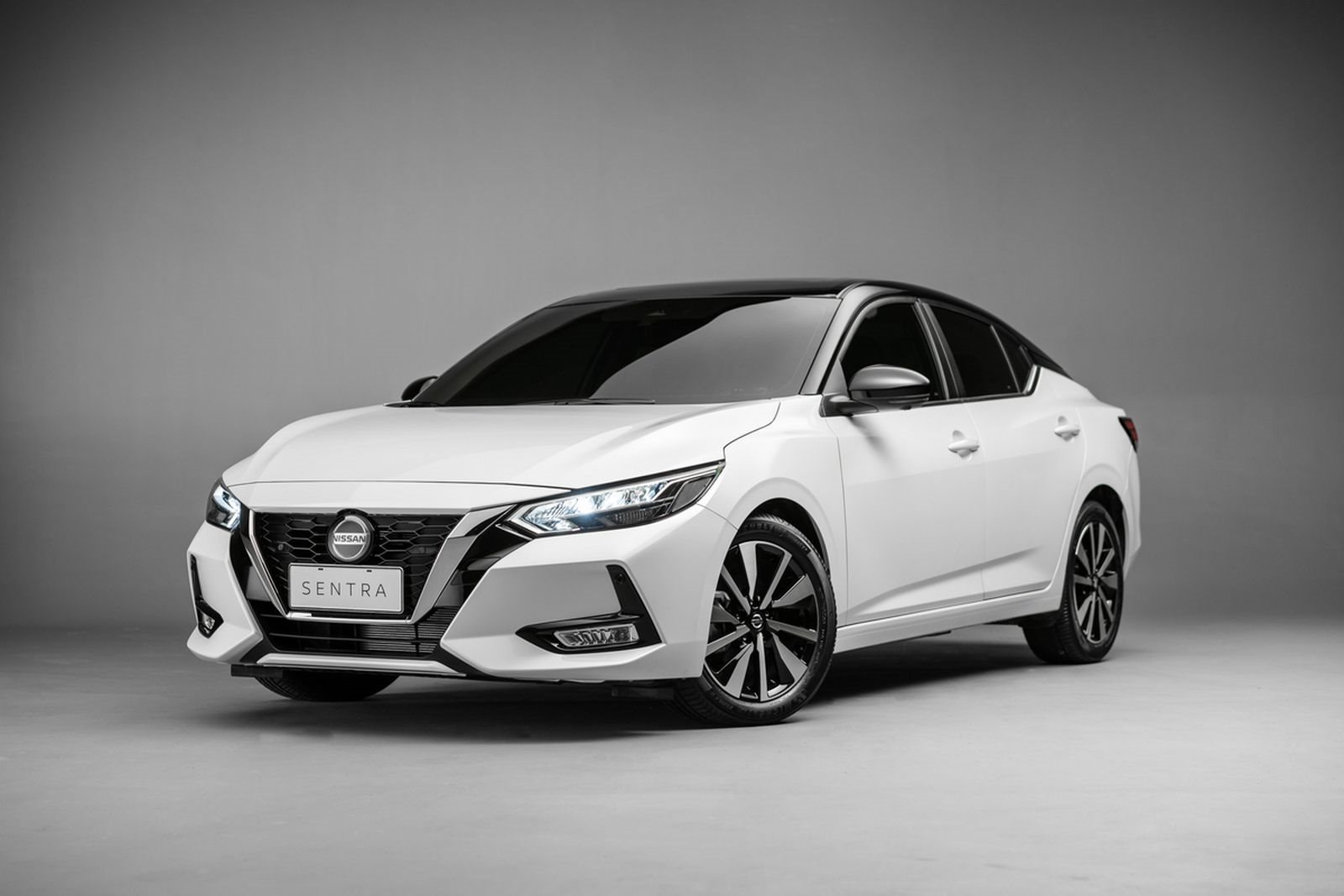 2023 - NISSAN SENTRA, foto 1
