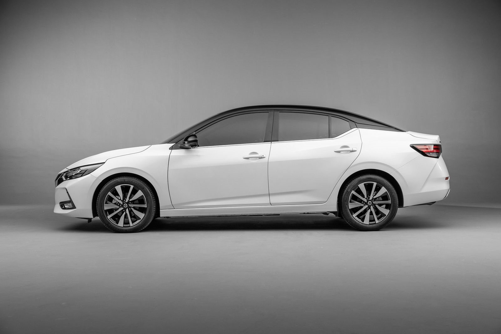 2023 - NISSAN SENTRA, foto 2